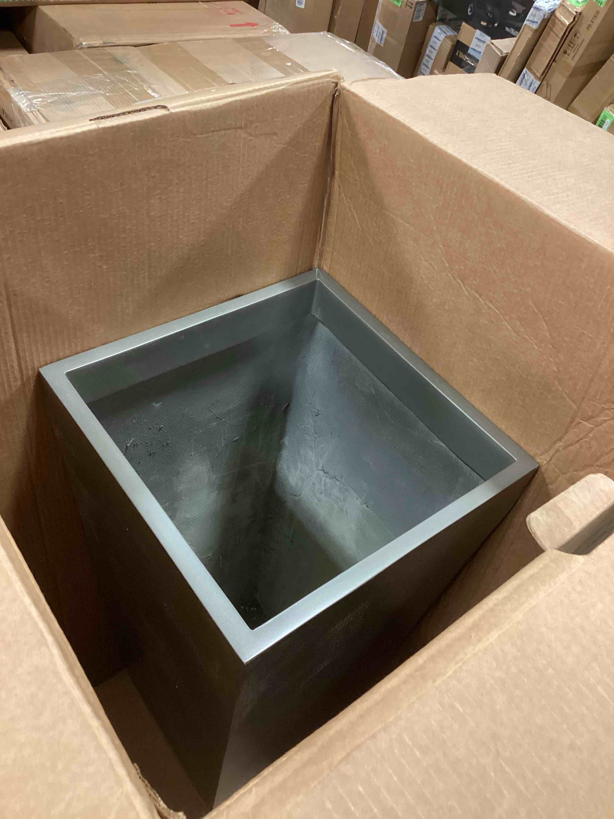 https://s3.amazonaws.com/lotting-images-prod/bidfta/YEL5208882_1706646529018.jpeg