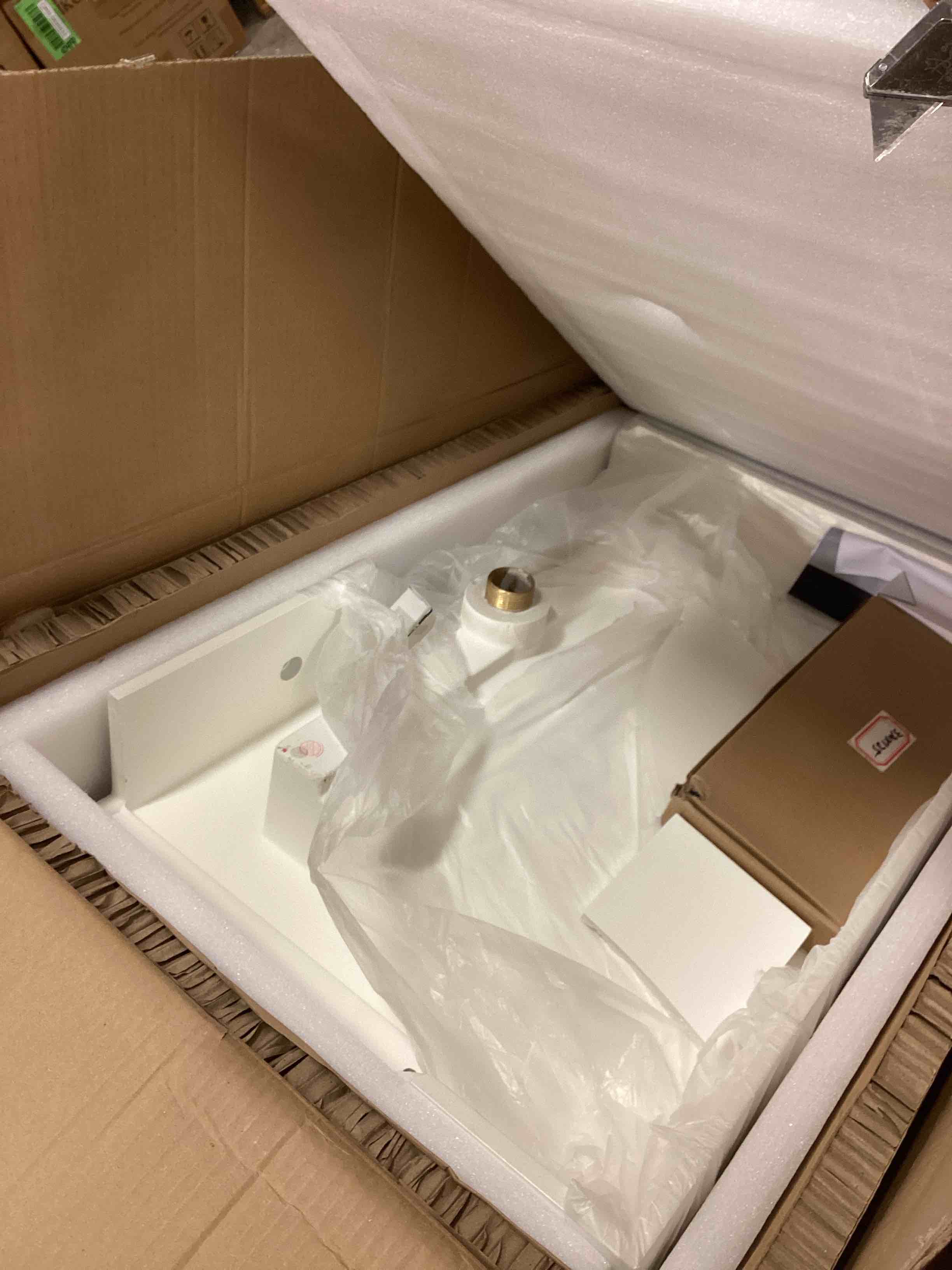 https://s3.amazonaws.com/lotting-images-prod/bidfta/YEL5208885_1706647263599.jpeg