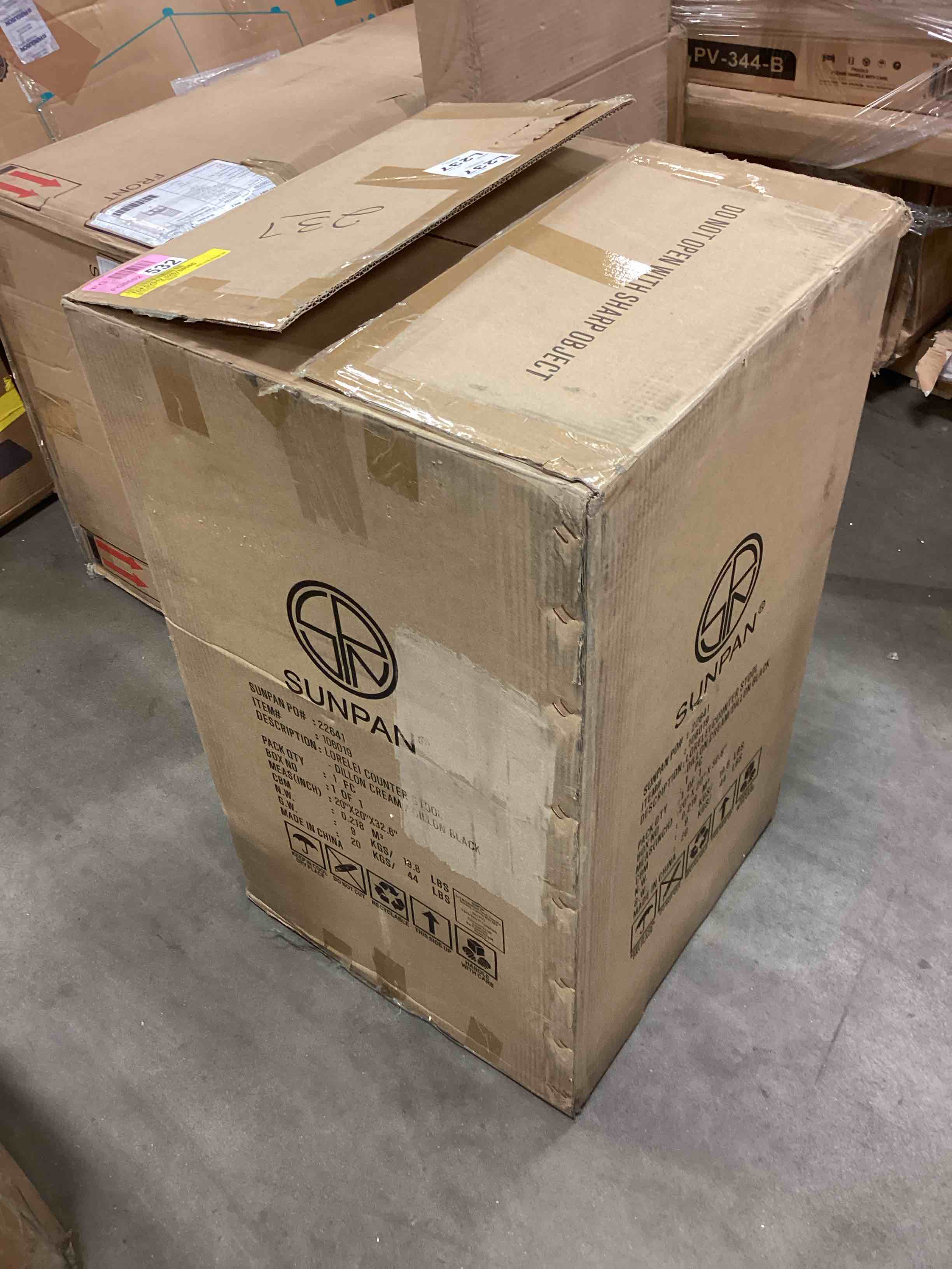 https://s3.amazonaws.com/lotting-images-prod/bidfta/YEL5208924_1706712582166.jpeg