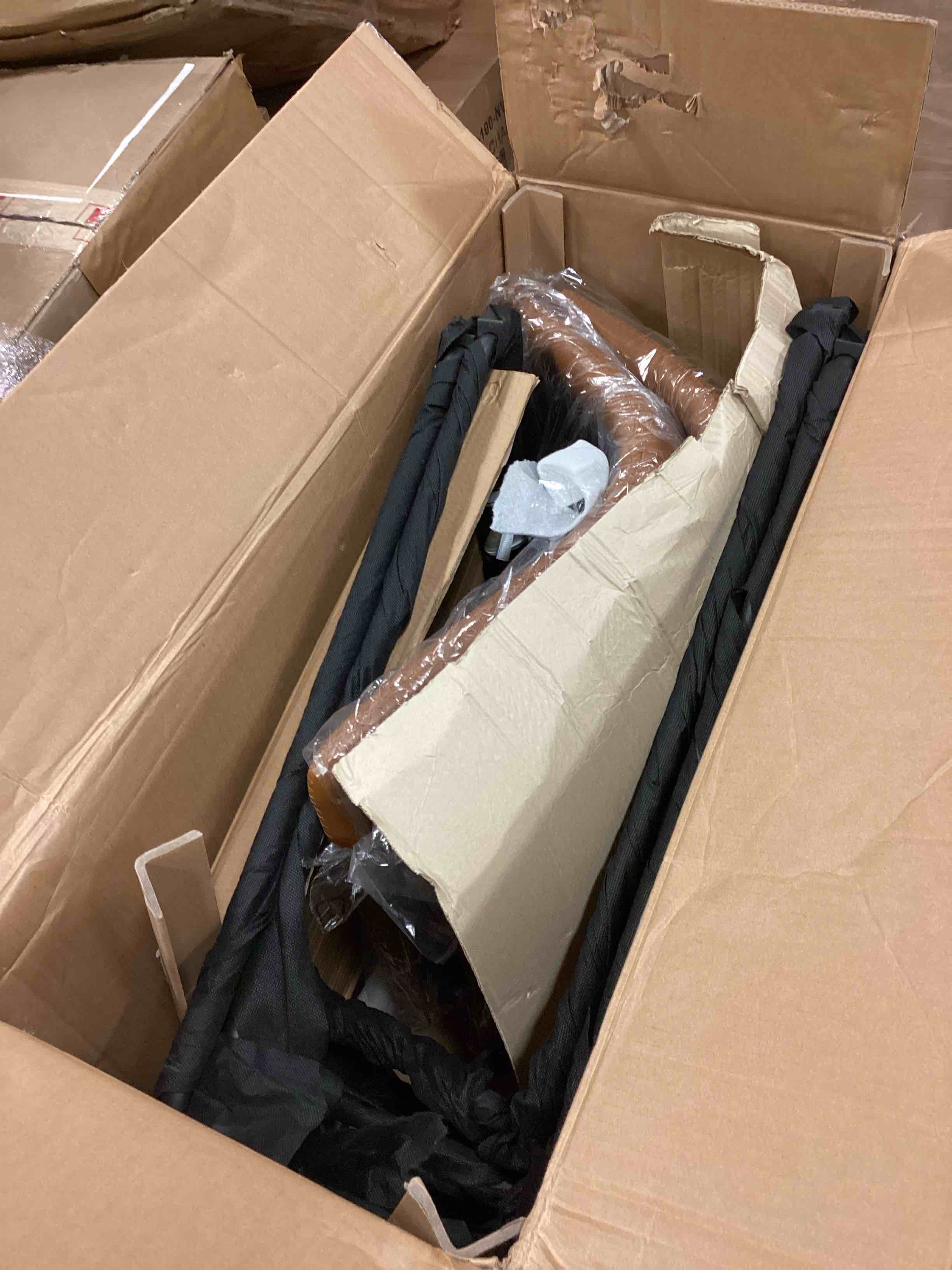 https://s3.amazonaws.com/lotting-images-prod/bidfta/YEL5208929_1706713734661.jpeg