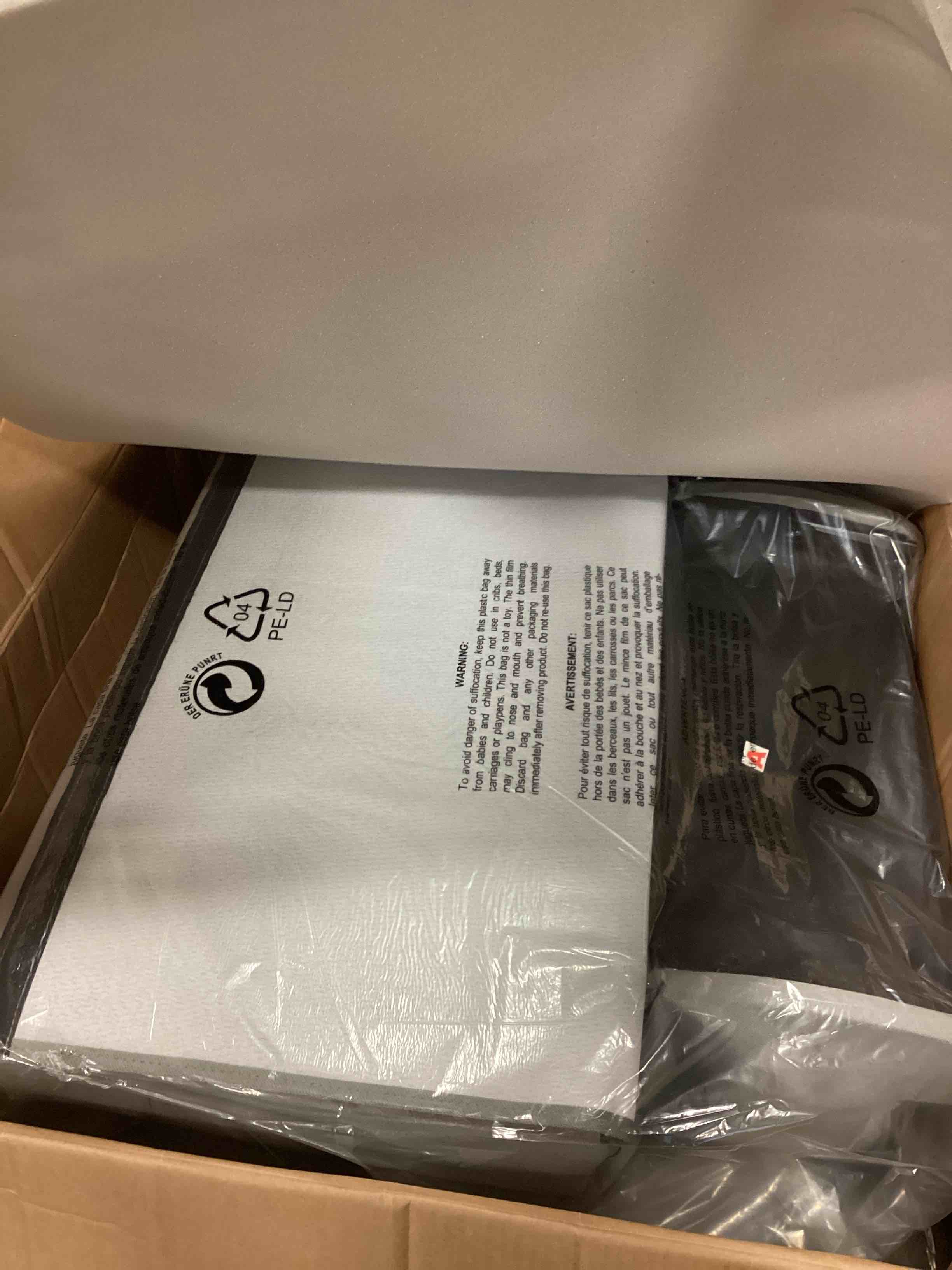 https://s3.amazonaws.com/lotting-images-prod/bidfta/YEL5208990_1706805953981.jpeg