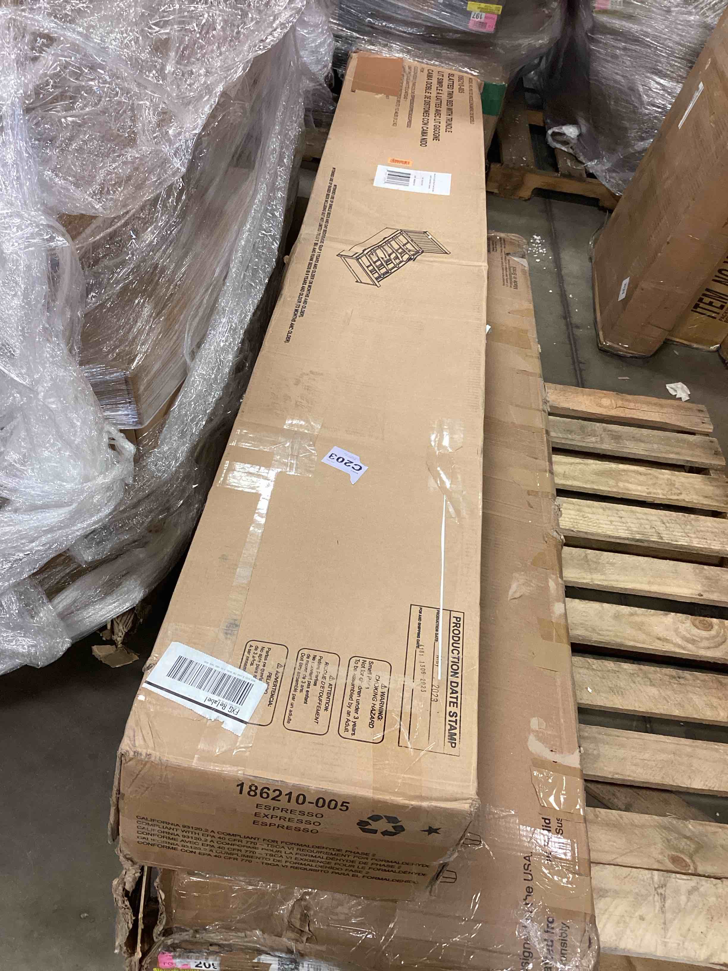 https://s3.amazonaws.com/lotting-images-prod/bidfta/YEL5209079_1706813347672.jpeg