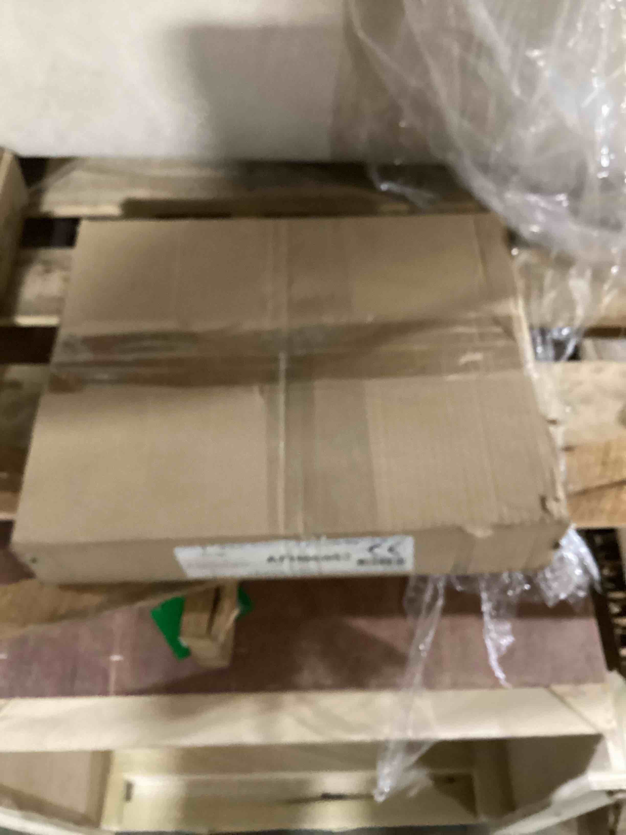 https://s3.amazonaws.com/lotting-images-prod/bidfta/YEL5219971_1715270092495.jpeg