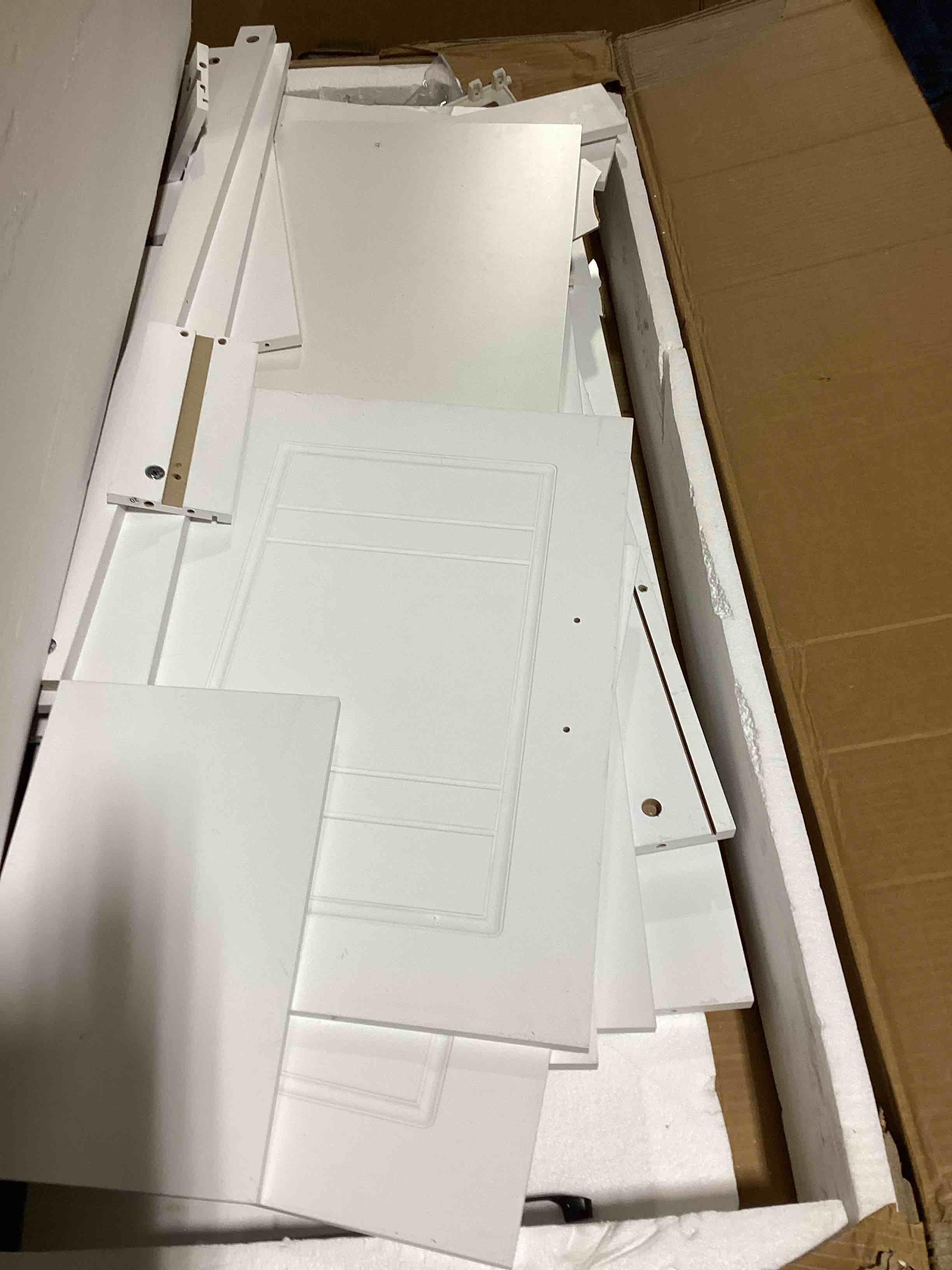 https://s3.amazonaws.com/lotting-images-prod/bidfta/YEL5220147_1715705137802.jpeg