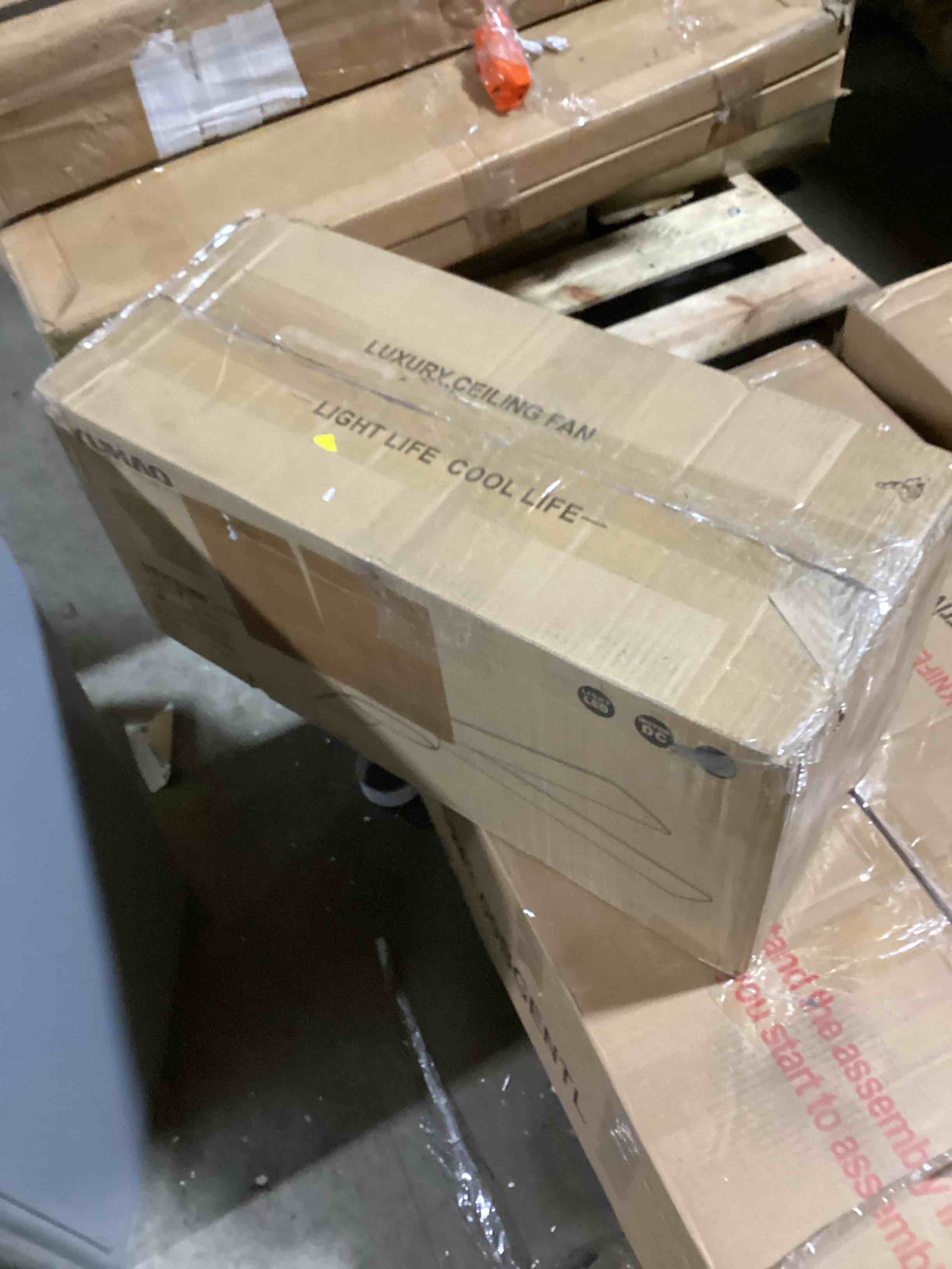 https://s3.amazonaws.com/lotting-images-prod/bidfta/YEL5220202_1715716904606.jpeg