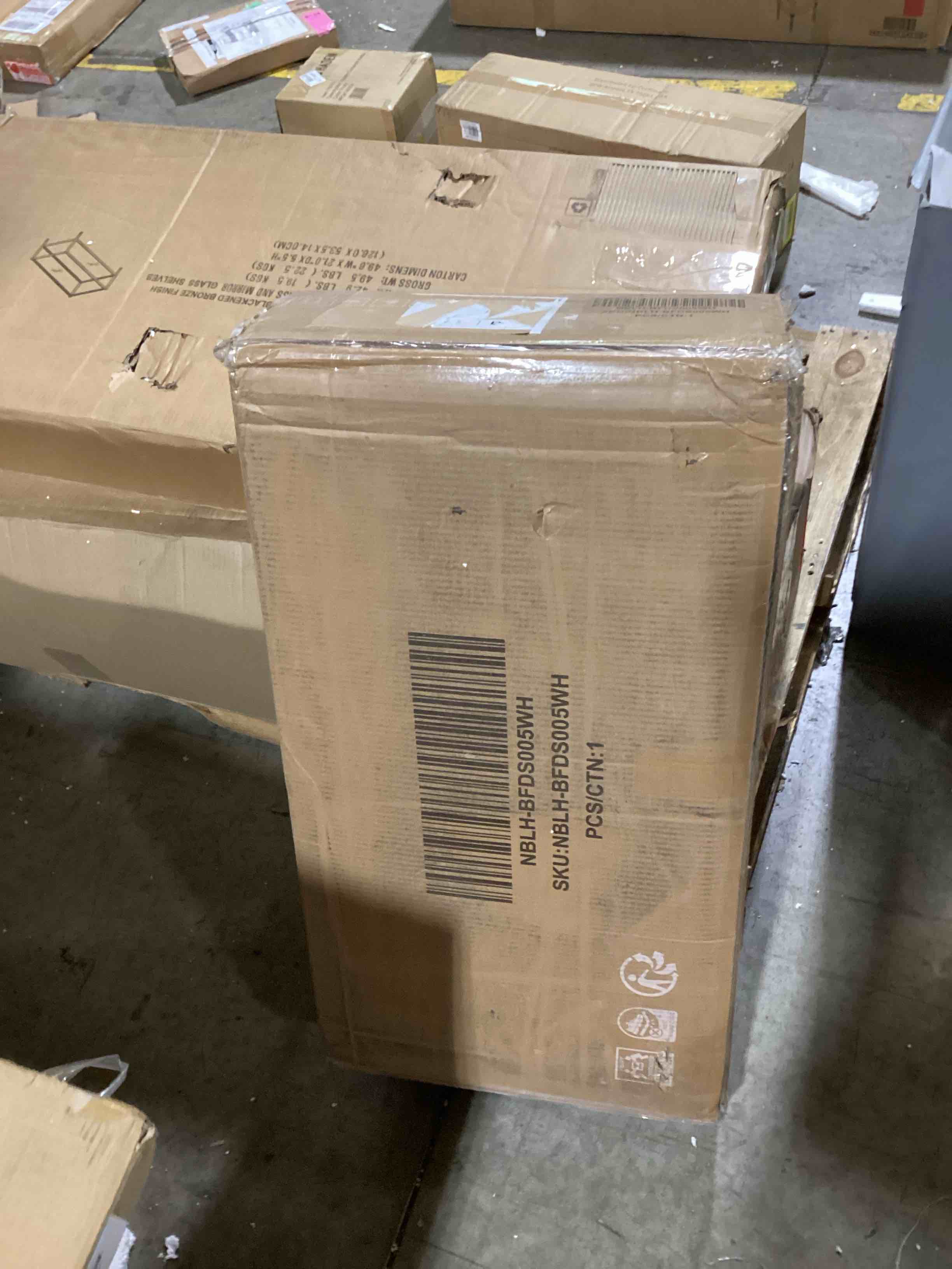 https://s3.amazonaws.com/lotting-images-prod/bidfta/YEL5220205_1715717394762.jpeg