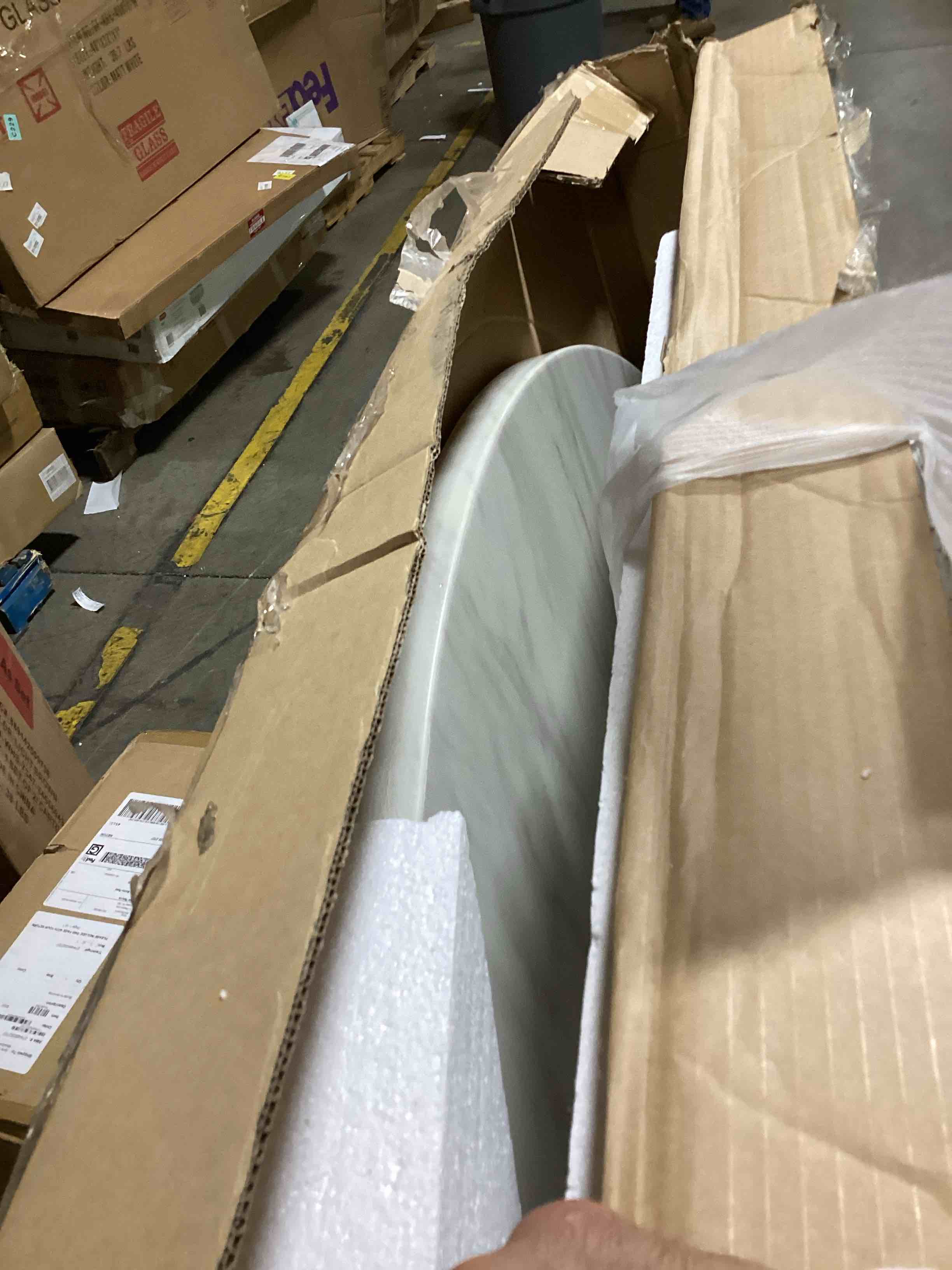 https://s3.amazonaws.com/lotting-images-prod/bidfta/YEL5220373_1715964702099.jpeg