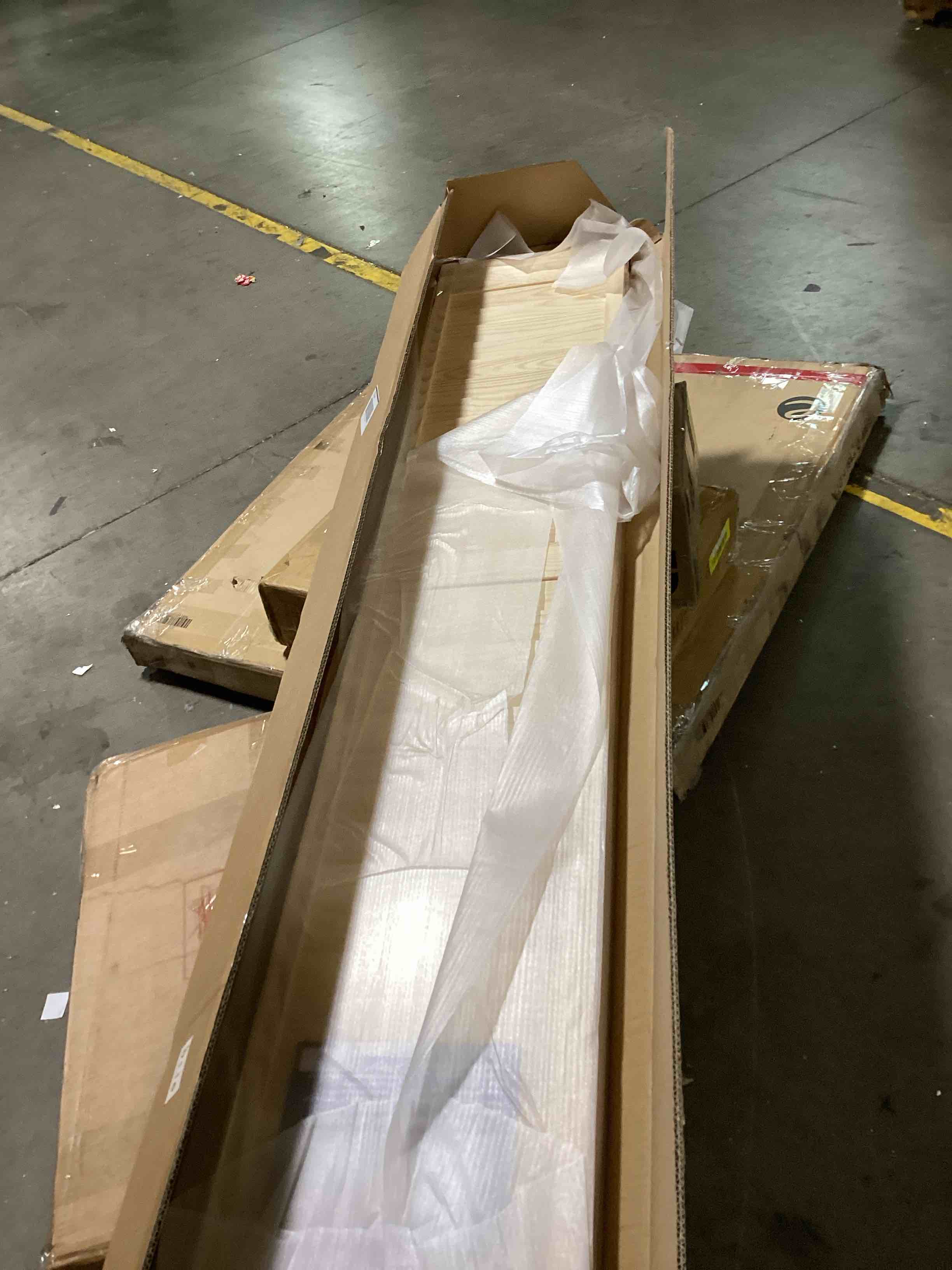 https://s3.amazonaws.com/lotting-images-prod/bidfta/YEL5220379_1715966181445.jpeg