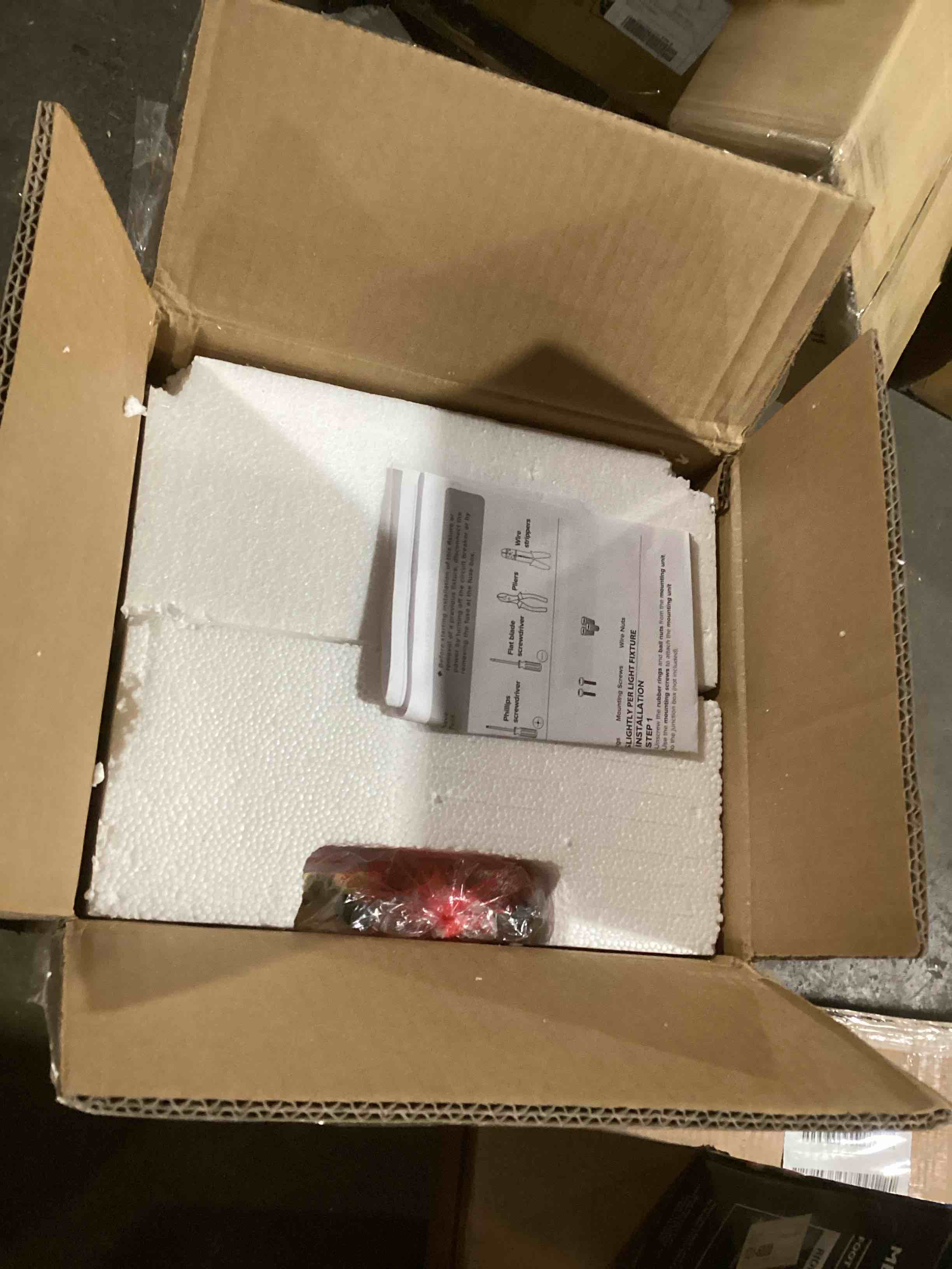 https://s3.amazonaws.com/lotting-images-prod/bidfta/YEL5223635_1704558071442.jpeg