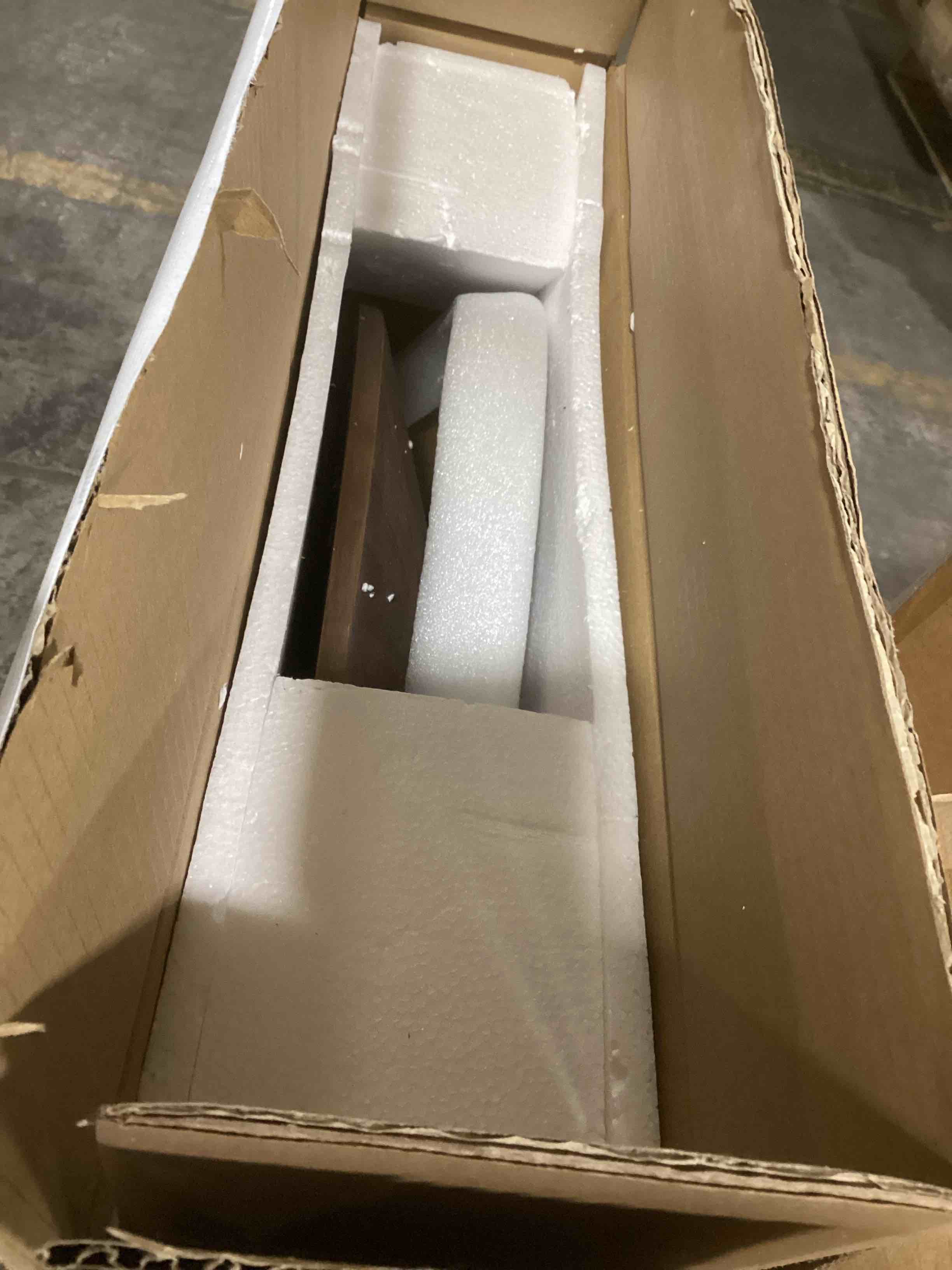 https://s3.amazonaws.com/lotting-images-prod/bidfta/YEL5223786_1705947001937.jpeg