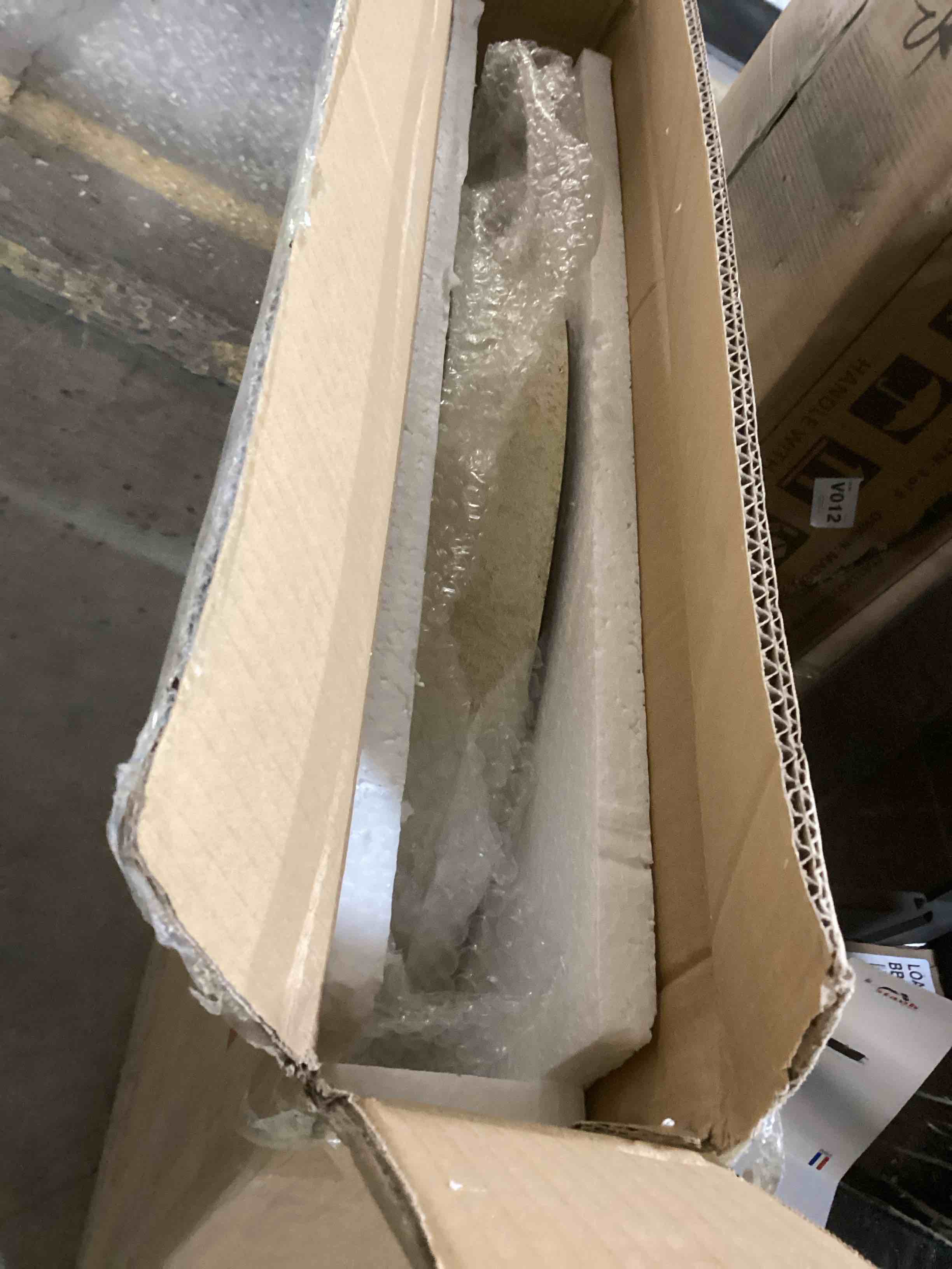 https://s3.amazonaws.com/lotting-images-prod/bidfta/YEL5223939_1706789785978.jpeg