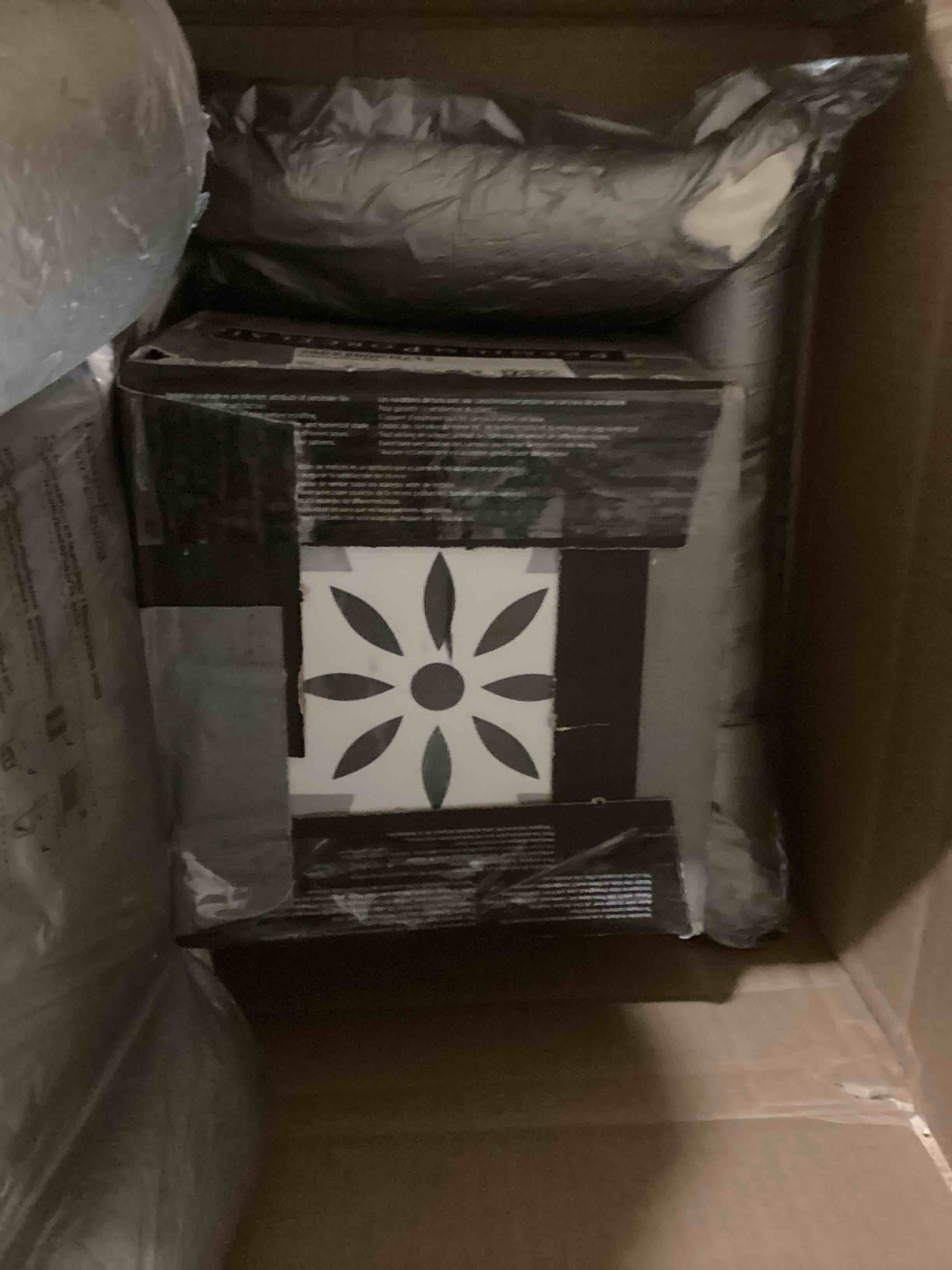 https://s3.amazonaws.com/lotting-images-prod/bidfta/YEL5223972_1706883183241.jpeg