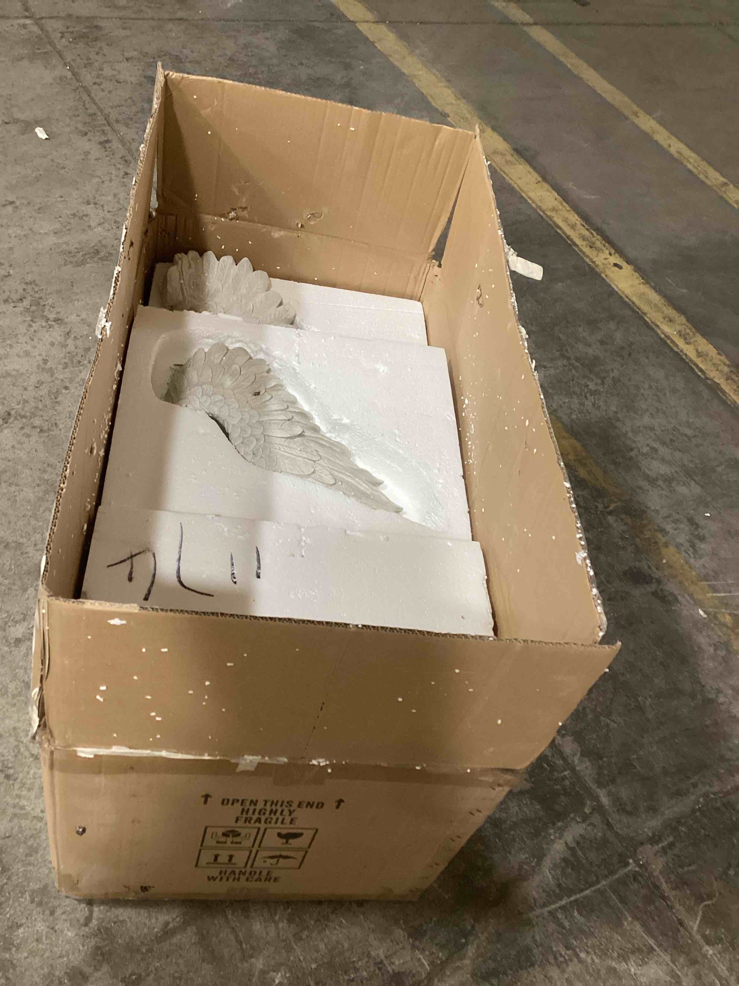 https://s3.amazonaws.com/lotting-images-prod/bidfta/YEL5224053_1707410181504.jpeg
