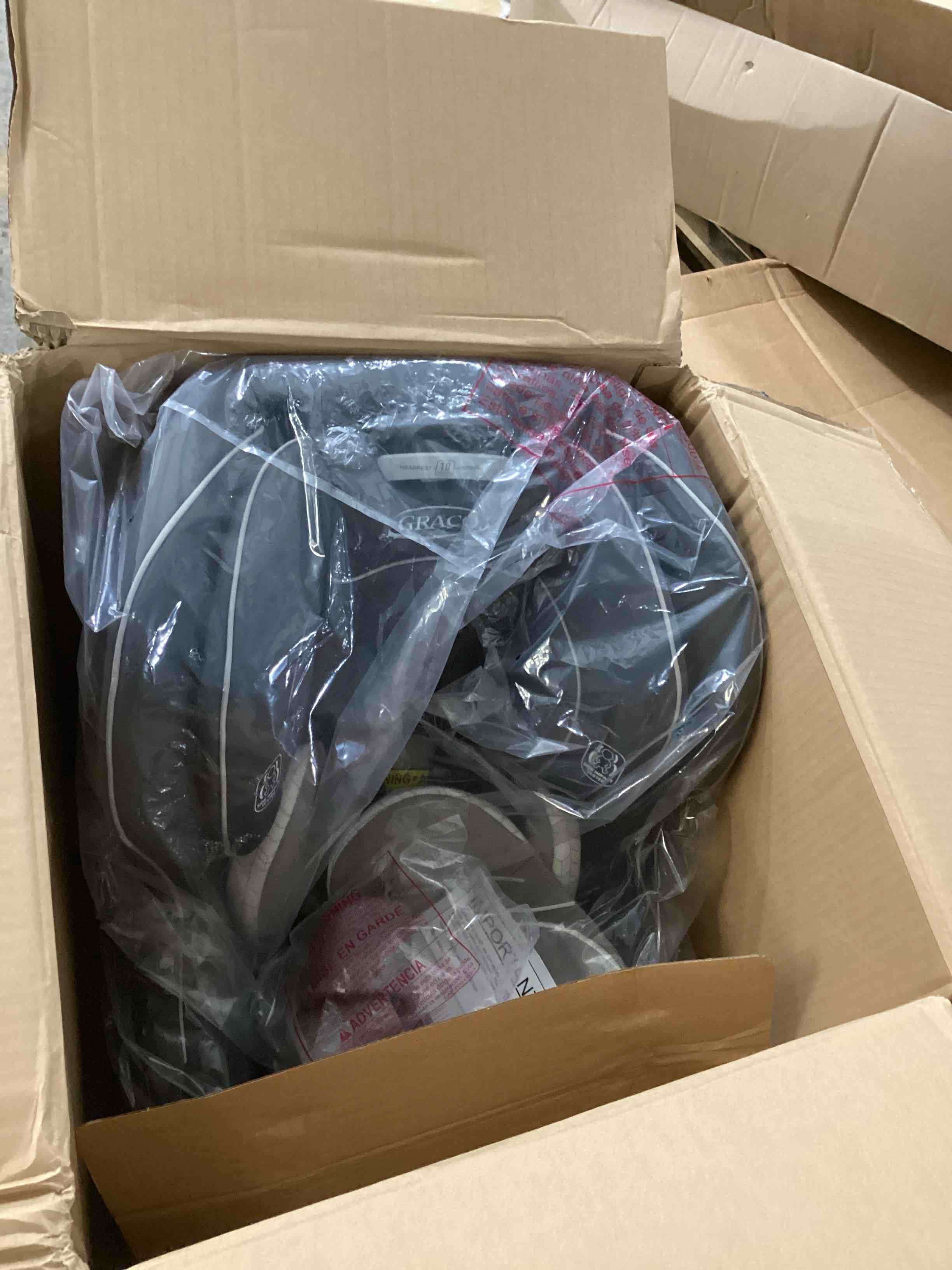 https://s3.amazonaws.com/lotting-images-prod/bidfta/YEL5224901_1729608314794.jpeg