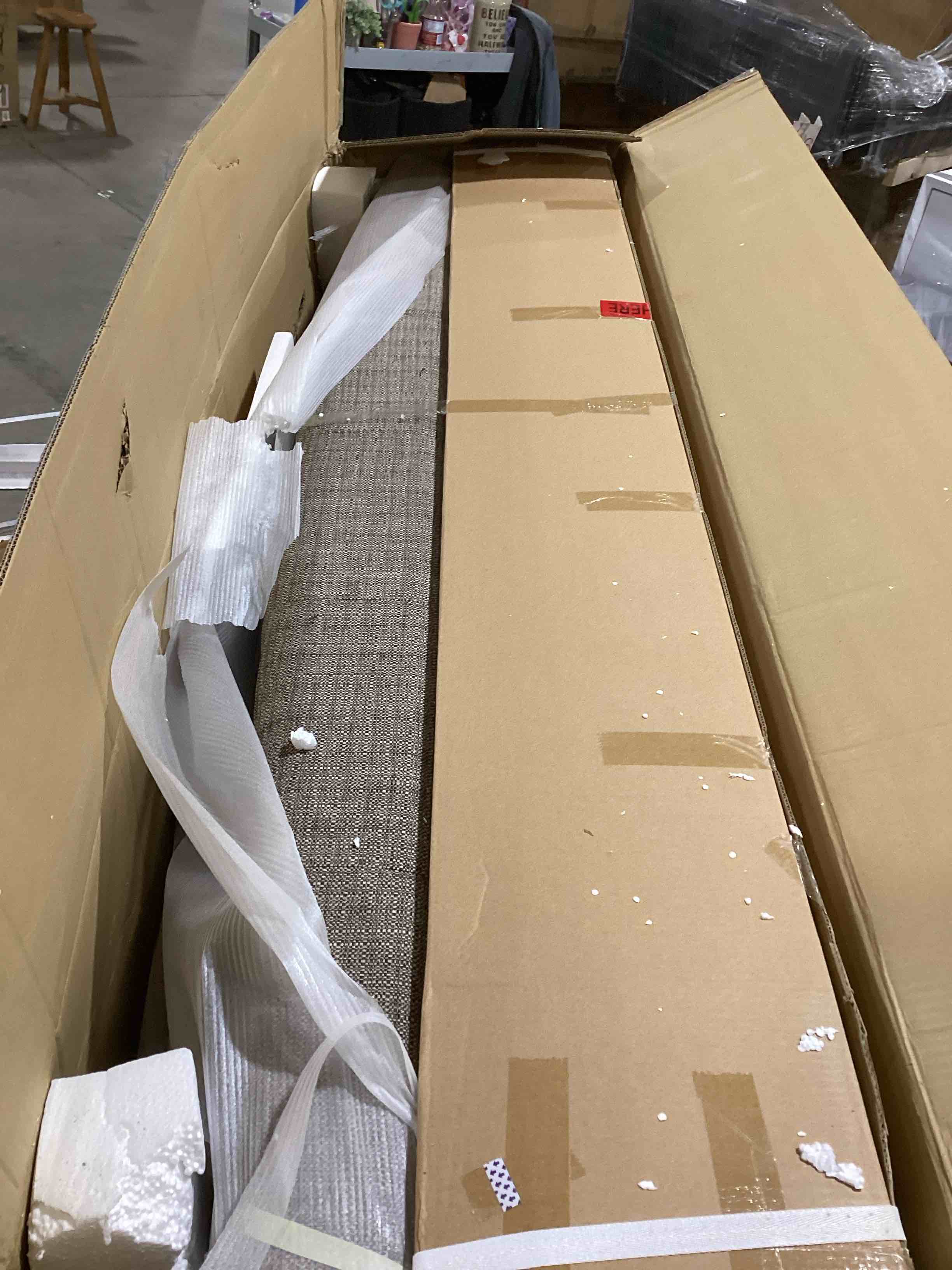 https://s3.amazonaws.com/lotting-images-prod/bidfta/YEL5226288_1707236819400.jpeg