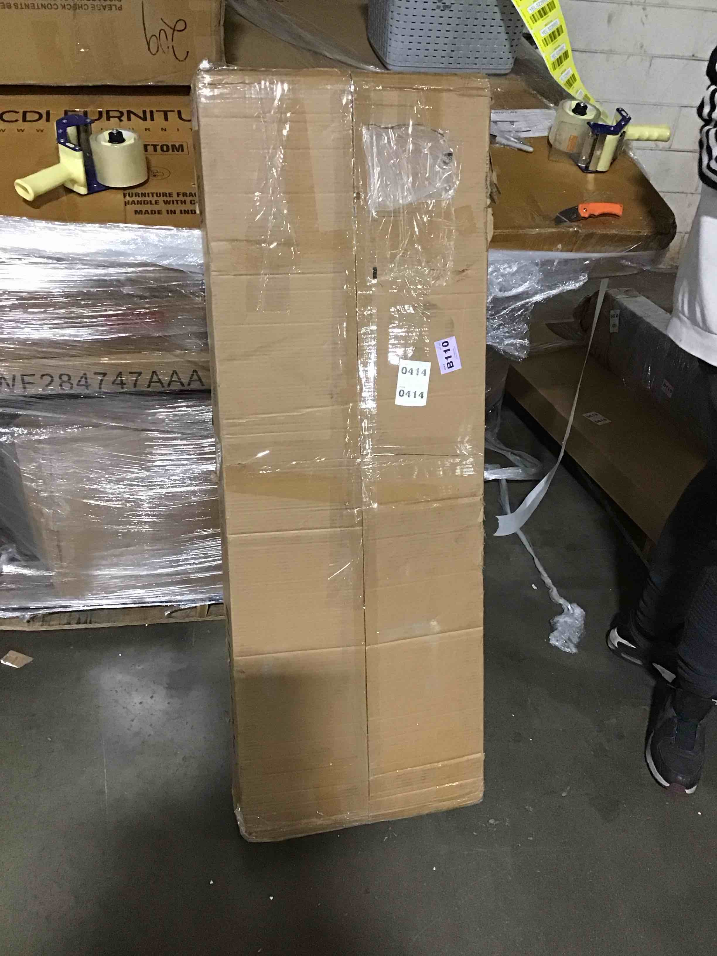 https://s3.amazonaws.com/lotting-images-prod/bidfta/YEL5226646_1702561740119.jpeg