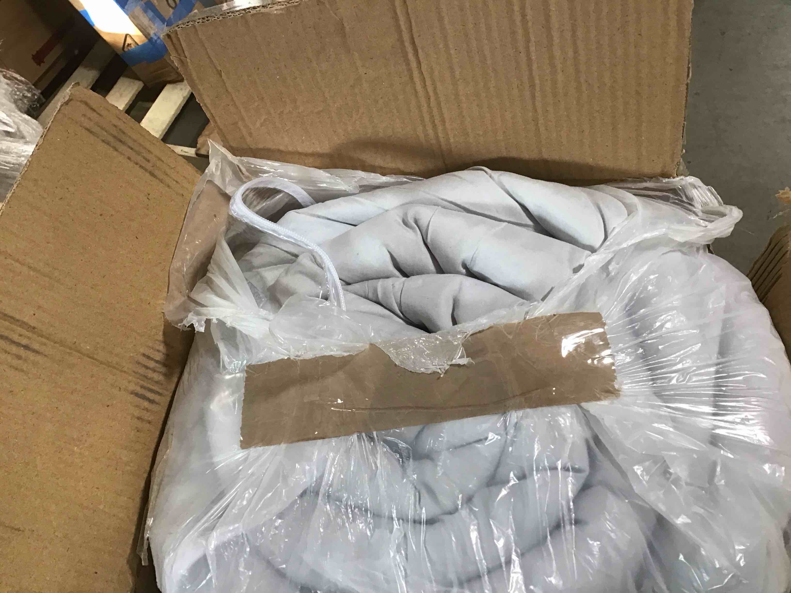 https://s3.amazonaws.com/lotting-images-prod/bidfta/YEL5226724_1702579251208.jpeg