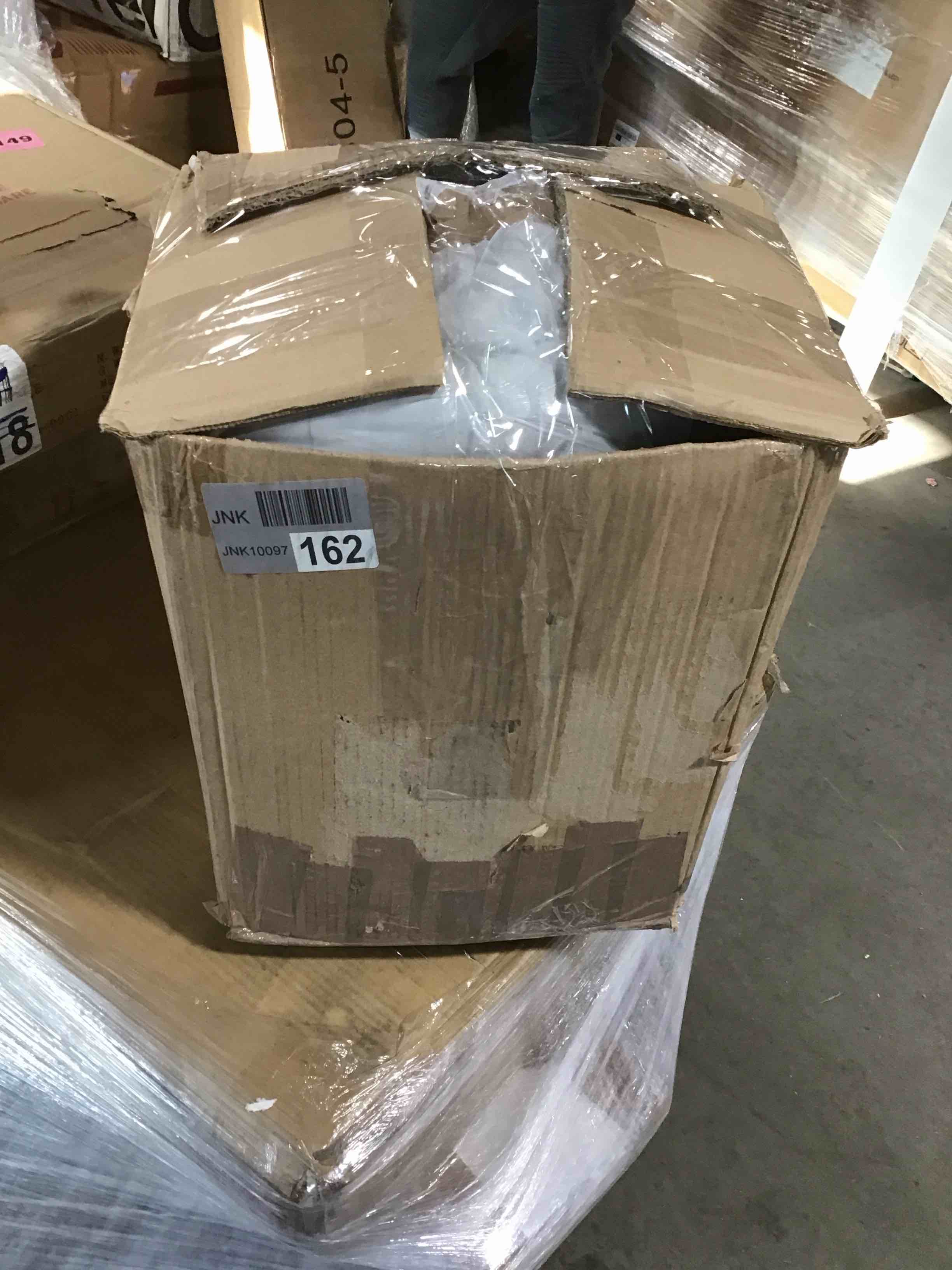 https://s3.amazonaws.com/lotting-images-prod/bidfta/YEL5226724_1702579285135.jpeg
