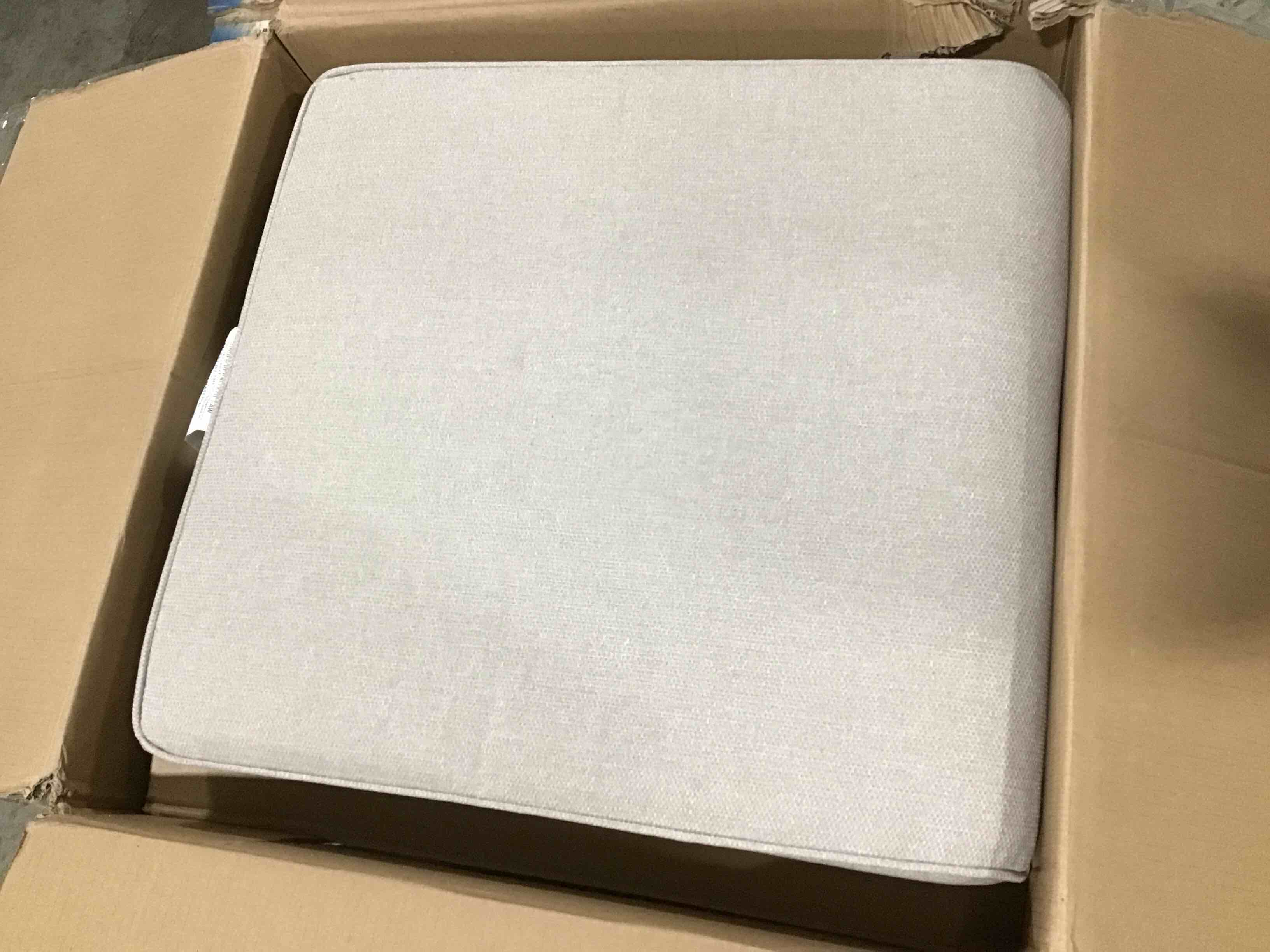 https://s3.amazonaws.com/lotting-images-prod/bidfta/YEL5226935_1702910401980.jpeg