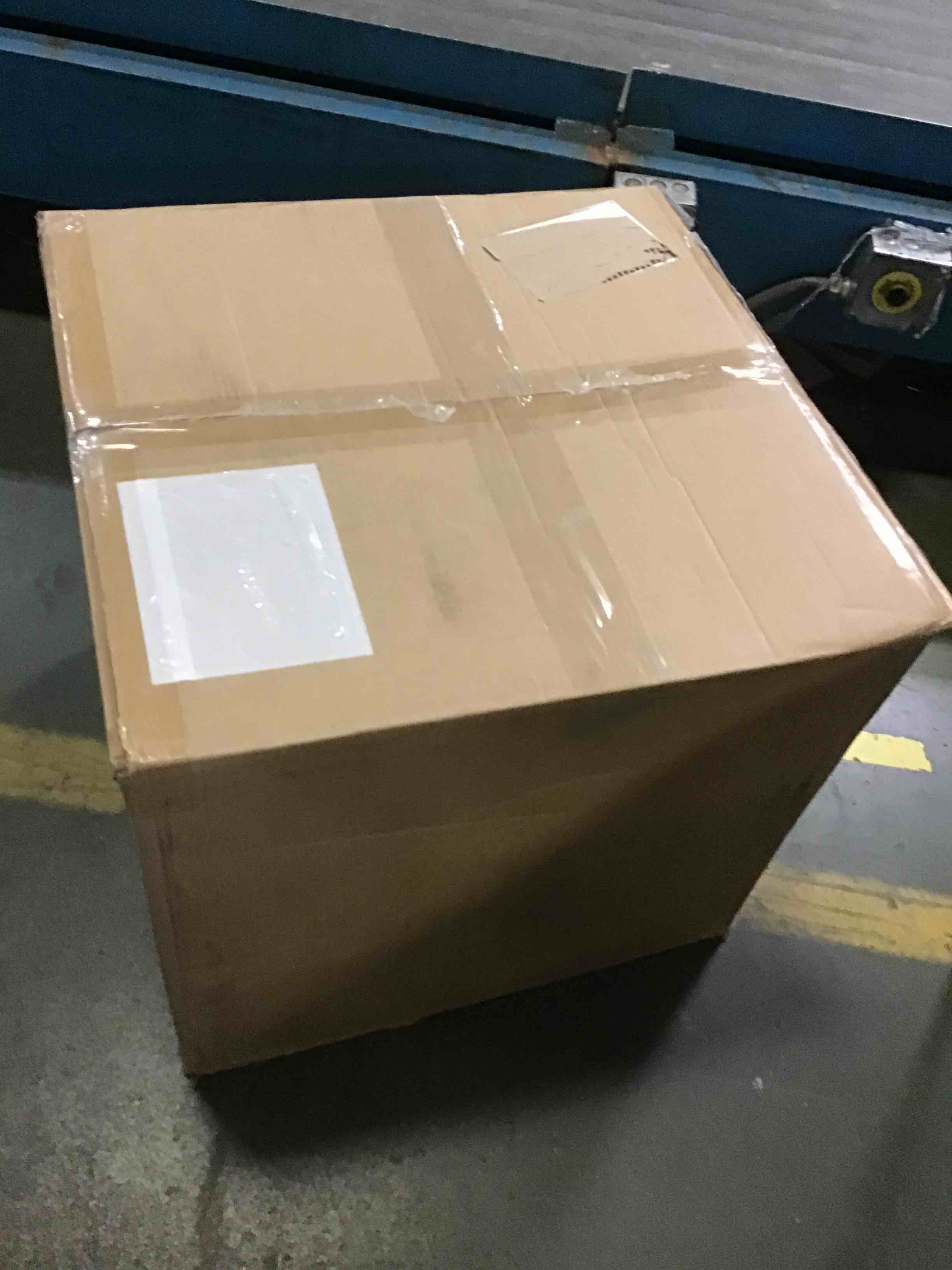 https://s3.amazonaws.com/lotting-images-prod/bidfta/YEL5229779_1692372432374.jpeg
