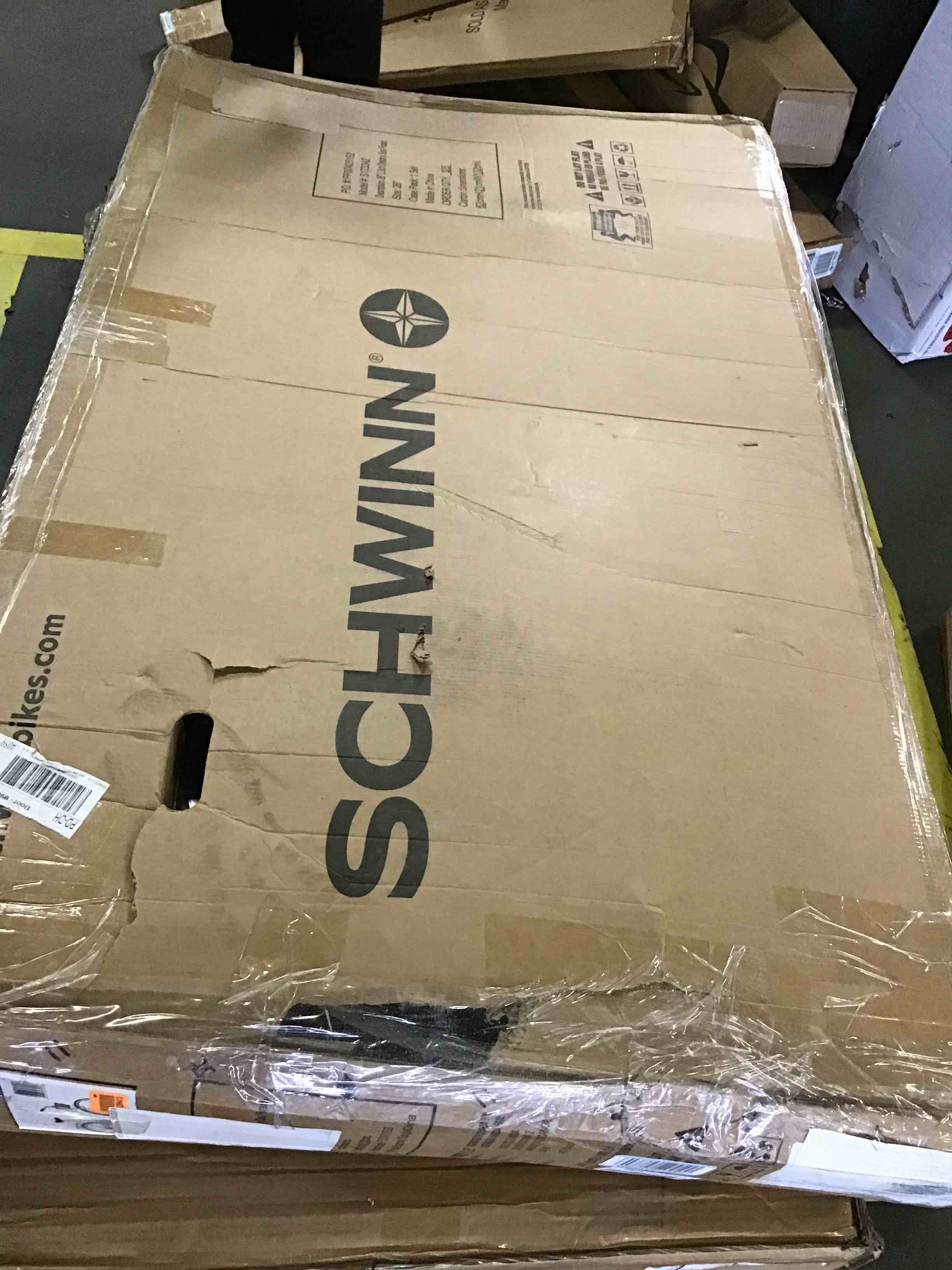 https://s3.amazonaws.com/lotting-images-prod/bidfta/YEL5229814_1692378916158.jpeg
