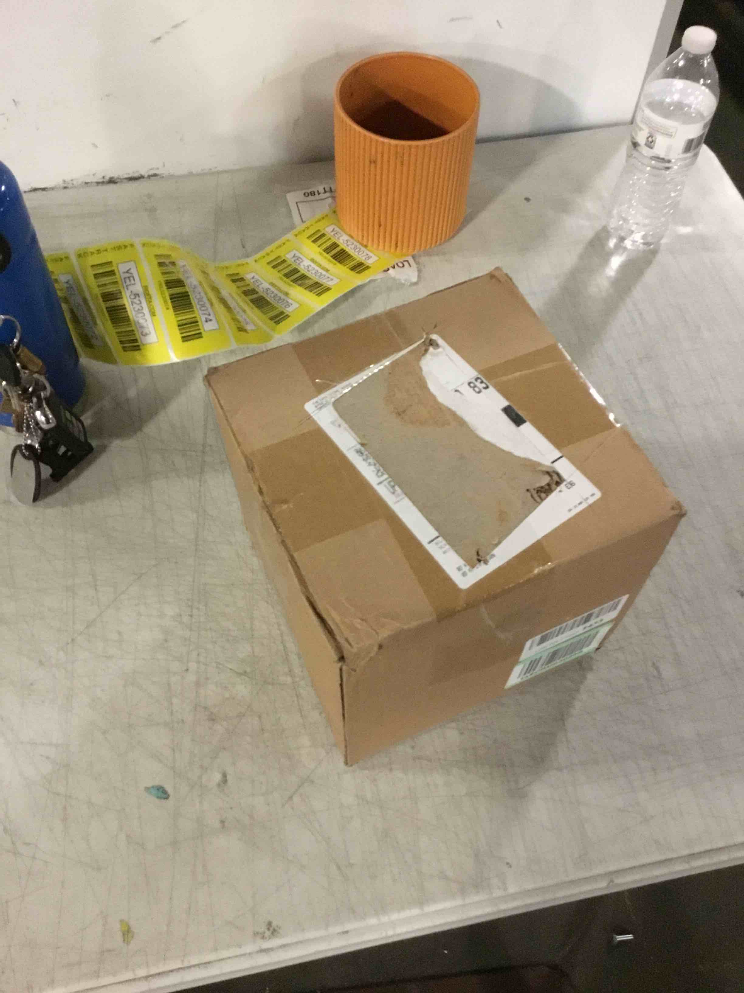 https://s3.amazonaws.com/lotting-images-prod/bidfta/YEL5230059_1692877129596.jpeg
