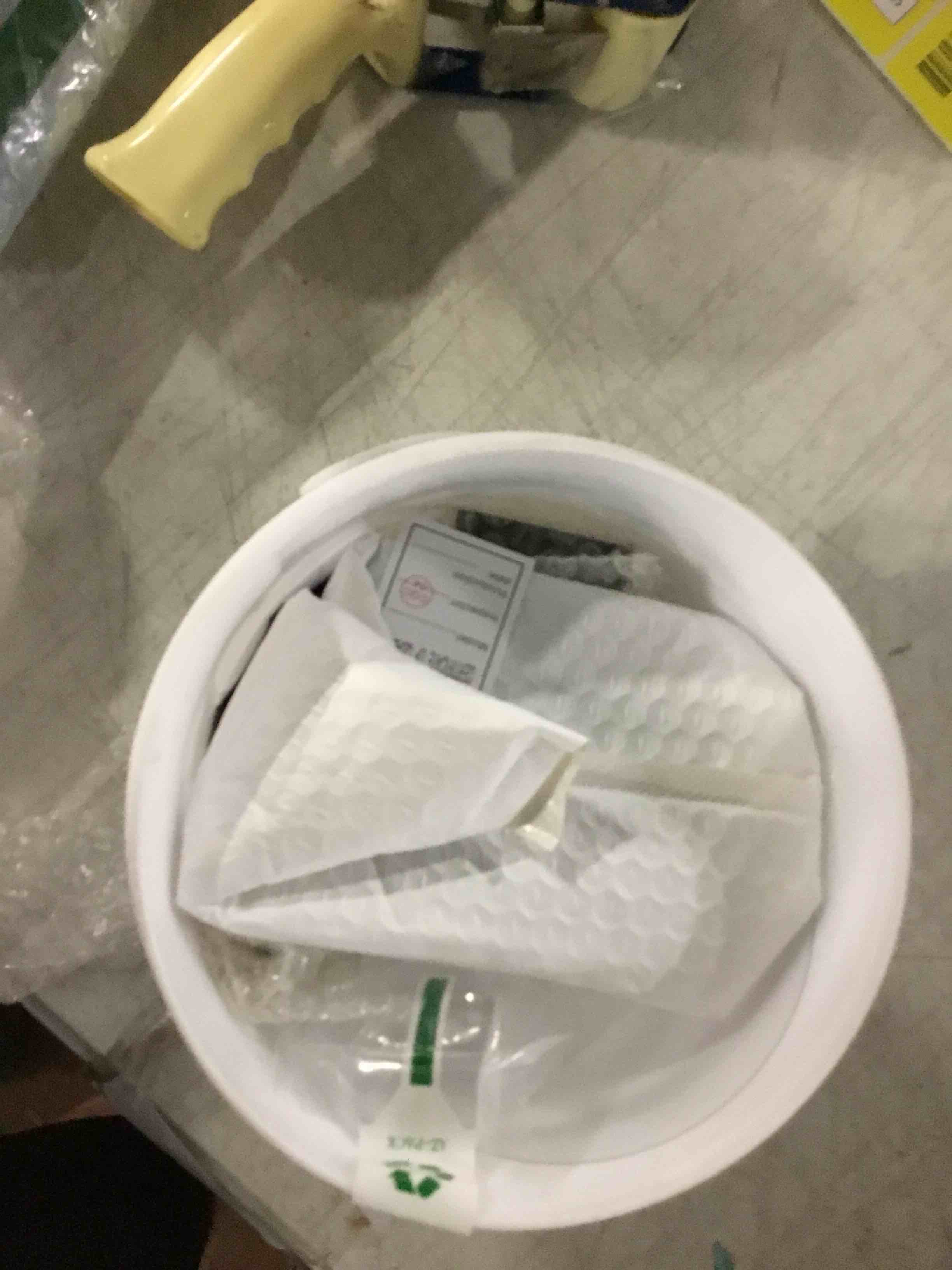 https://s3.amazonaws.com/lotting-images-prod/bidfta/YEL5230059_1692877305942.jpeg