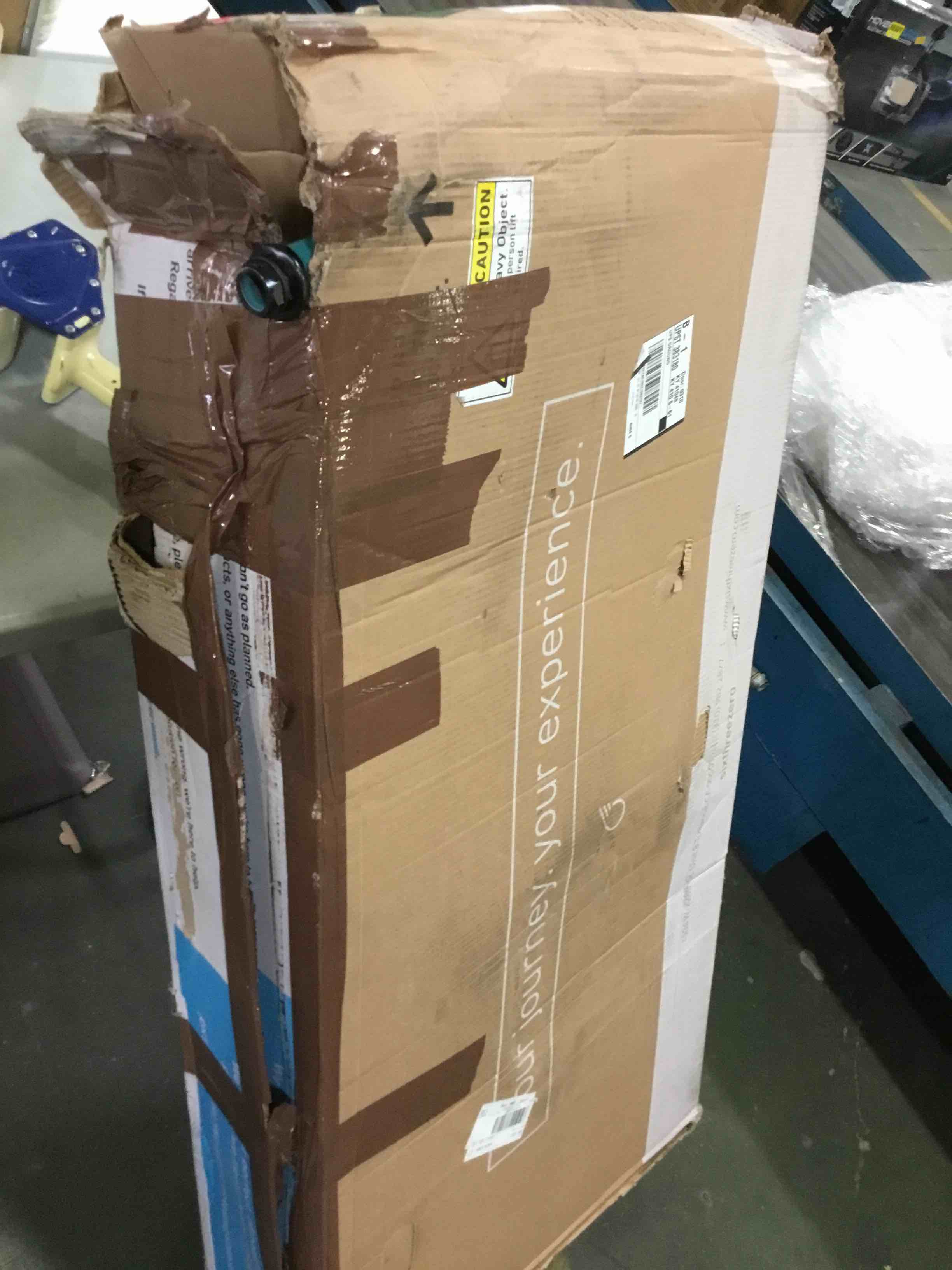 https://s3.amazonaws.com/lotting-images-prod/bidfta/YEL5230342_1692971677006.jpeg