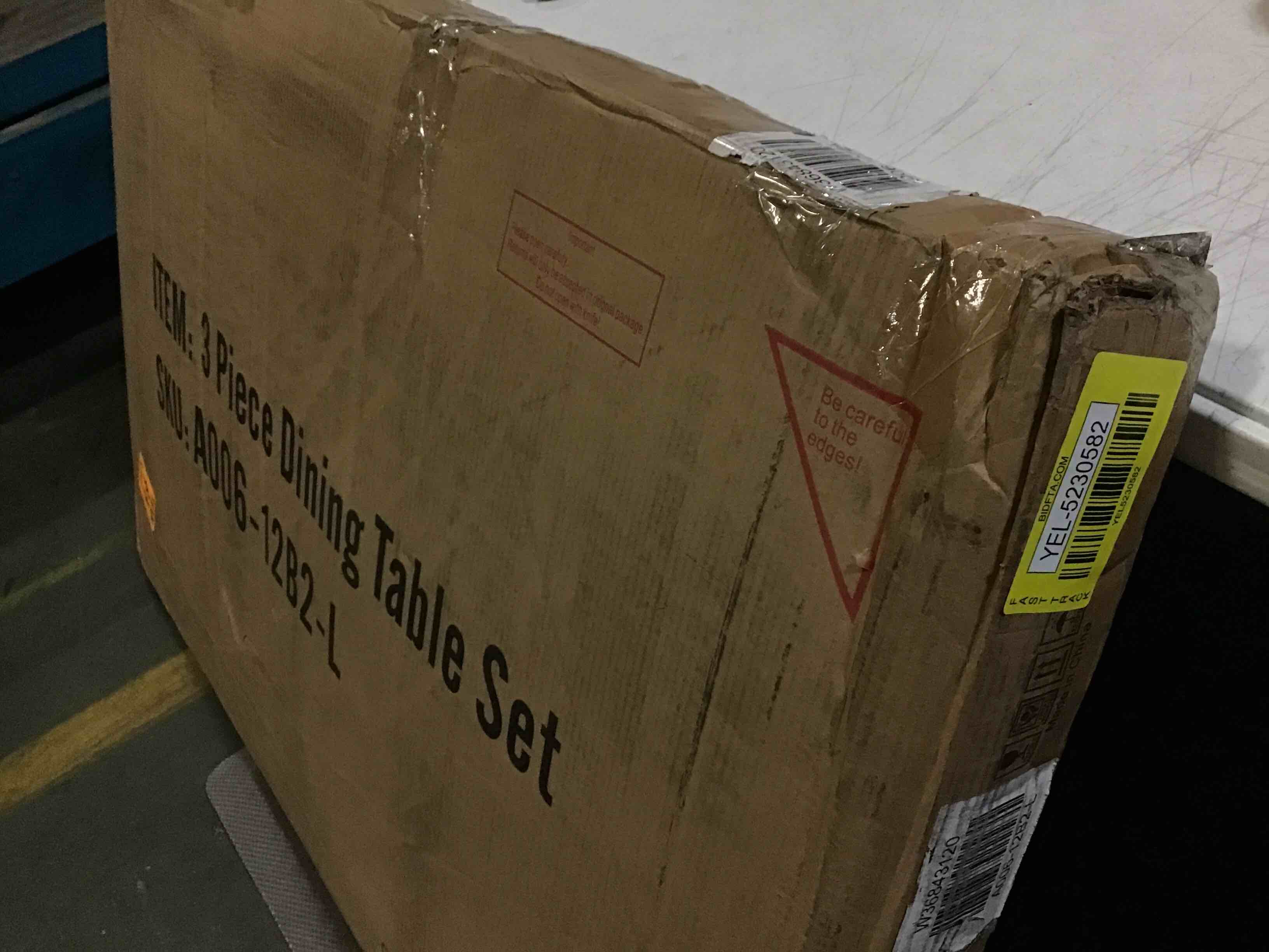 https://s3.amazonaws.com/lotting-images-prod/bidfta/YEL5230582_1693391710410.jpeg