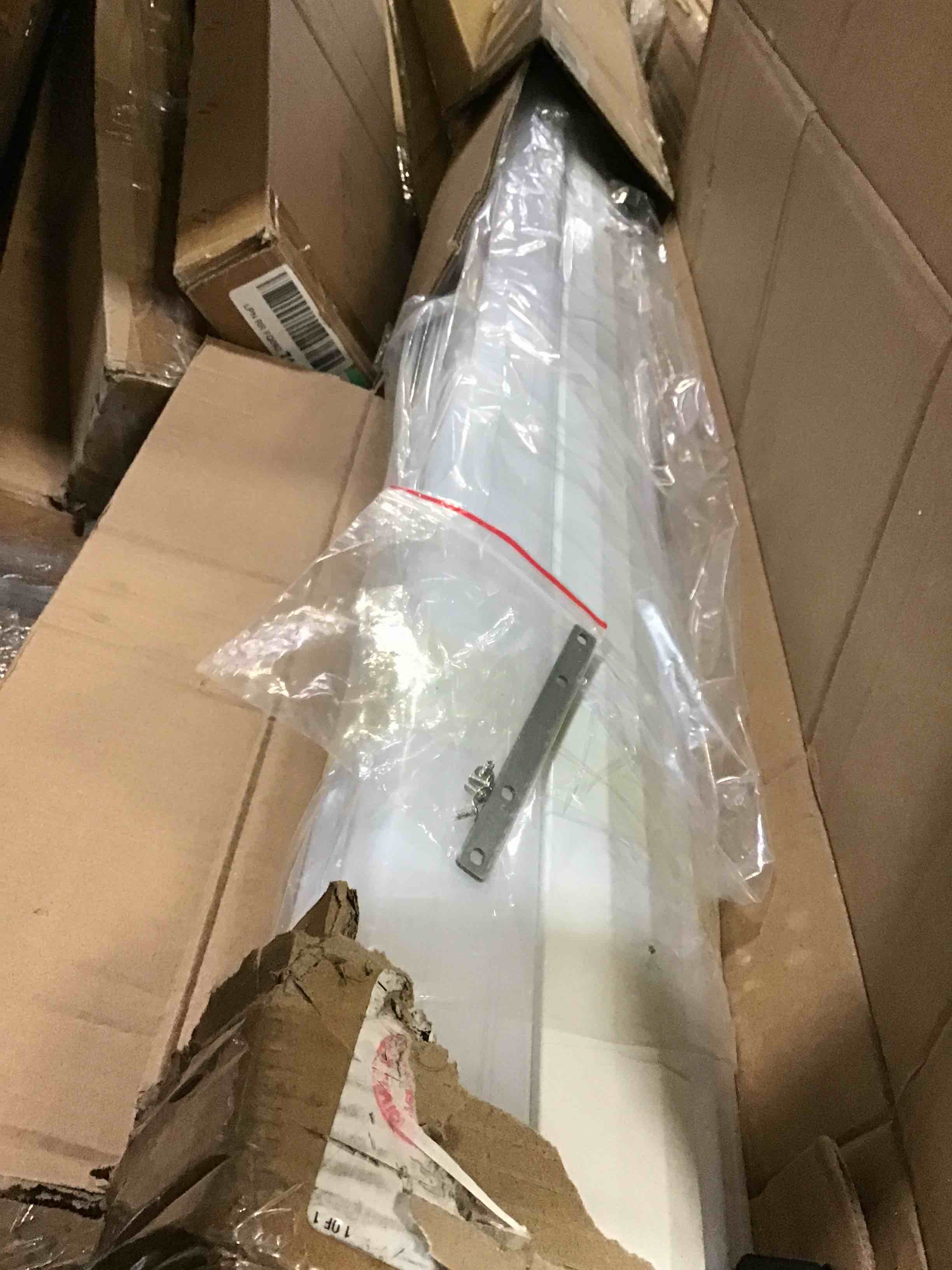https://s3.amazonaws.com/lotting-images-prod/bidfta/YEL5230605_1693394752140.jpeg