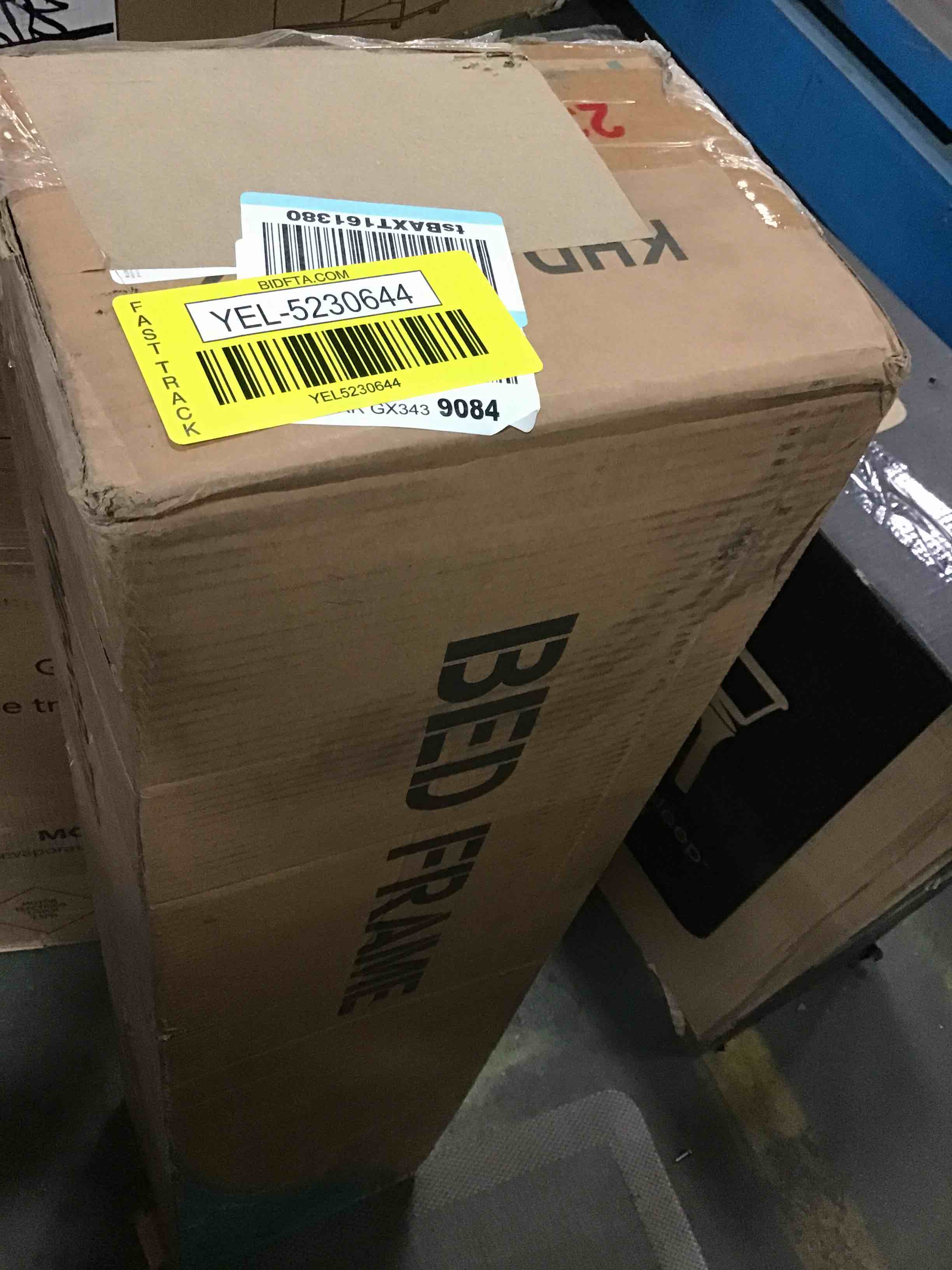 https://s3.amazonaws.com/lotting-images-prod/bidfta/YEL5230644_1693401128921.jpeg