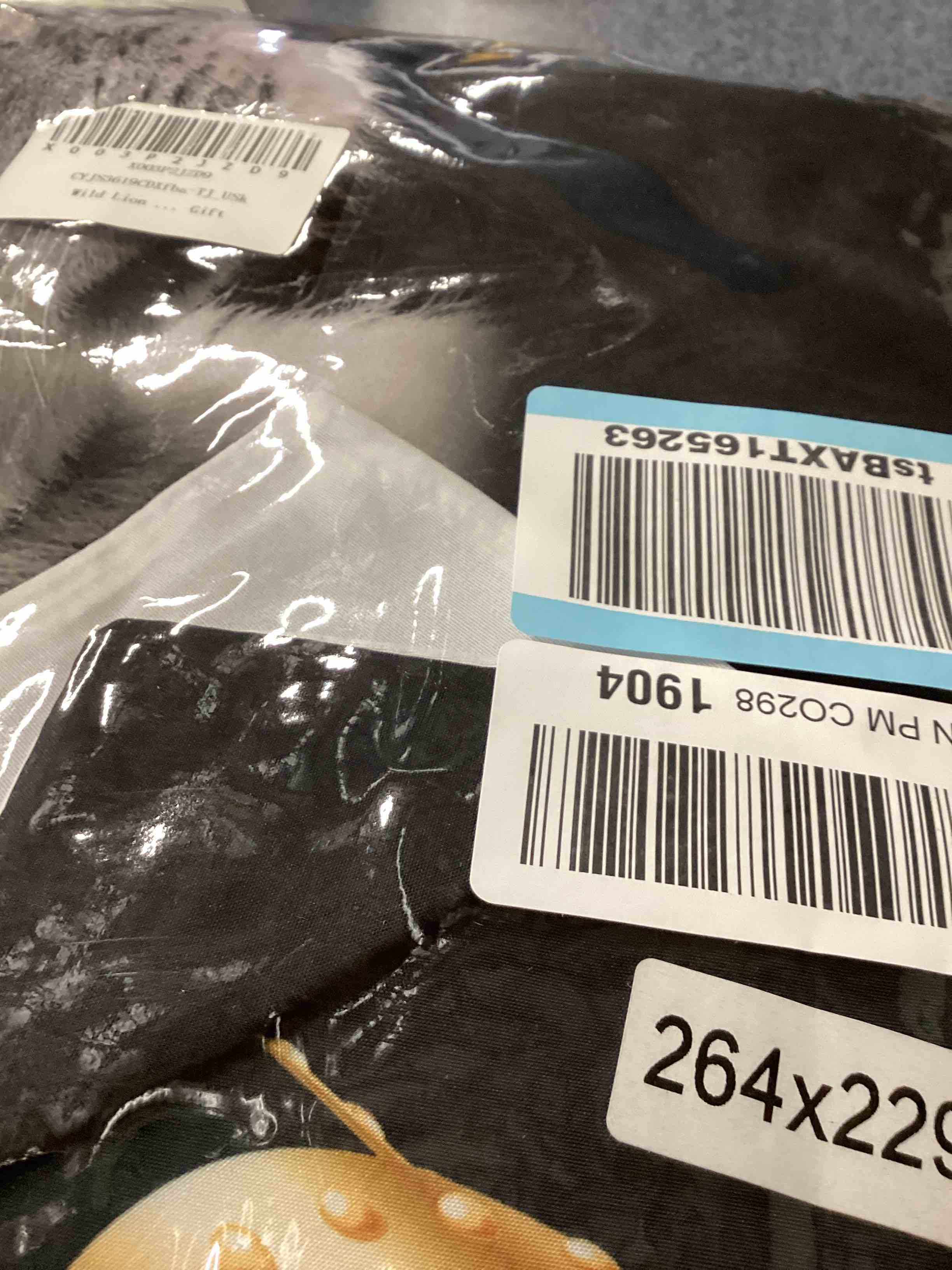 https://s3.amazonaws.com/lotting-images-prod/bidfta/YEL5232610_1700154129223.jpeg