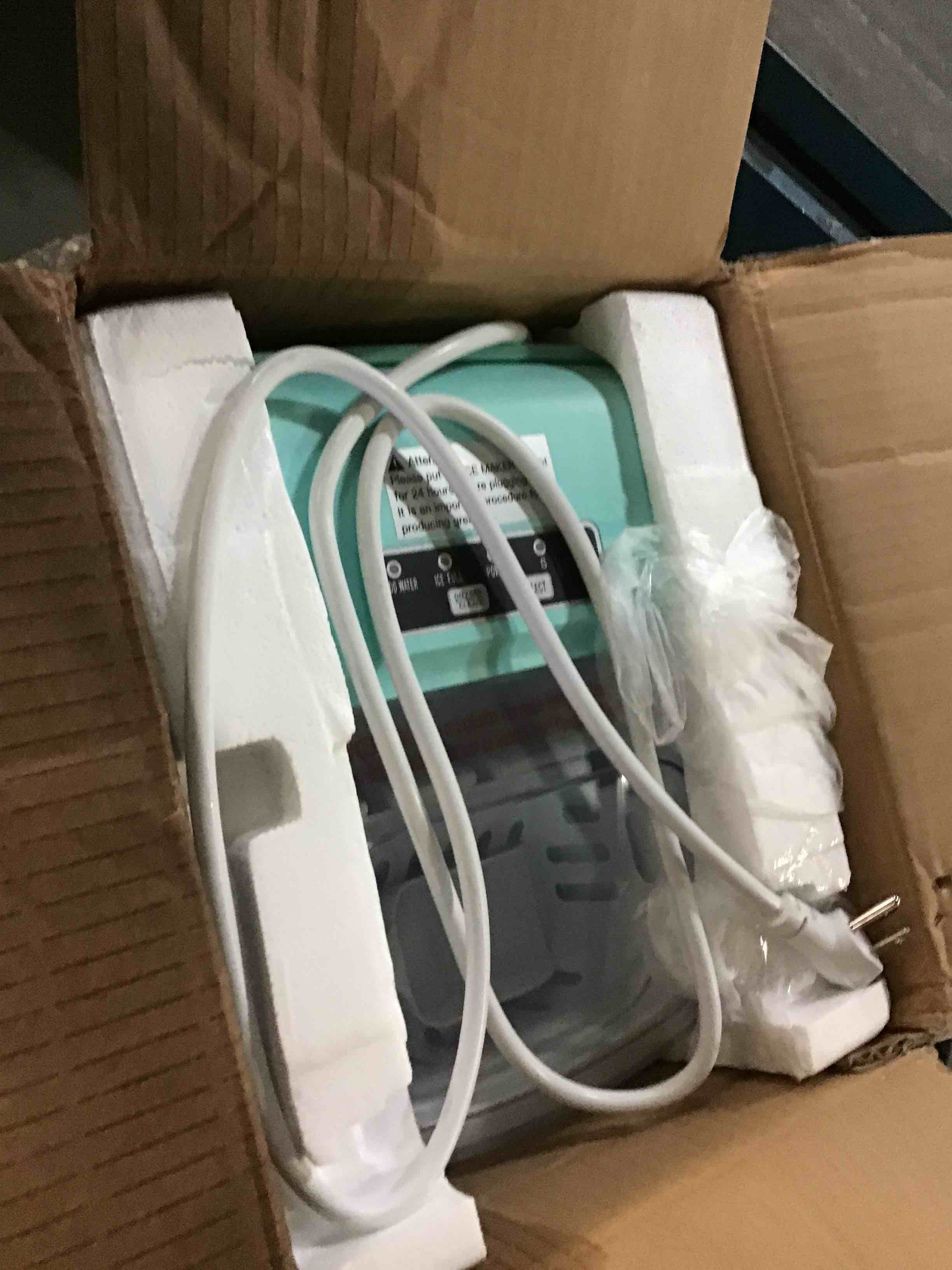 https://s3.amazonaws.com/lotting-images-prod/bidfta/YEL5233966_1692186589771.jpeg