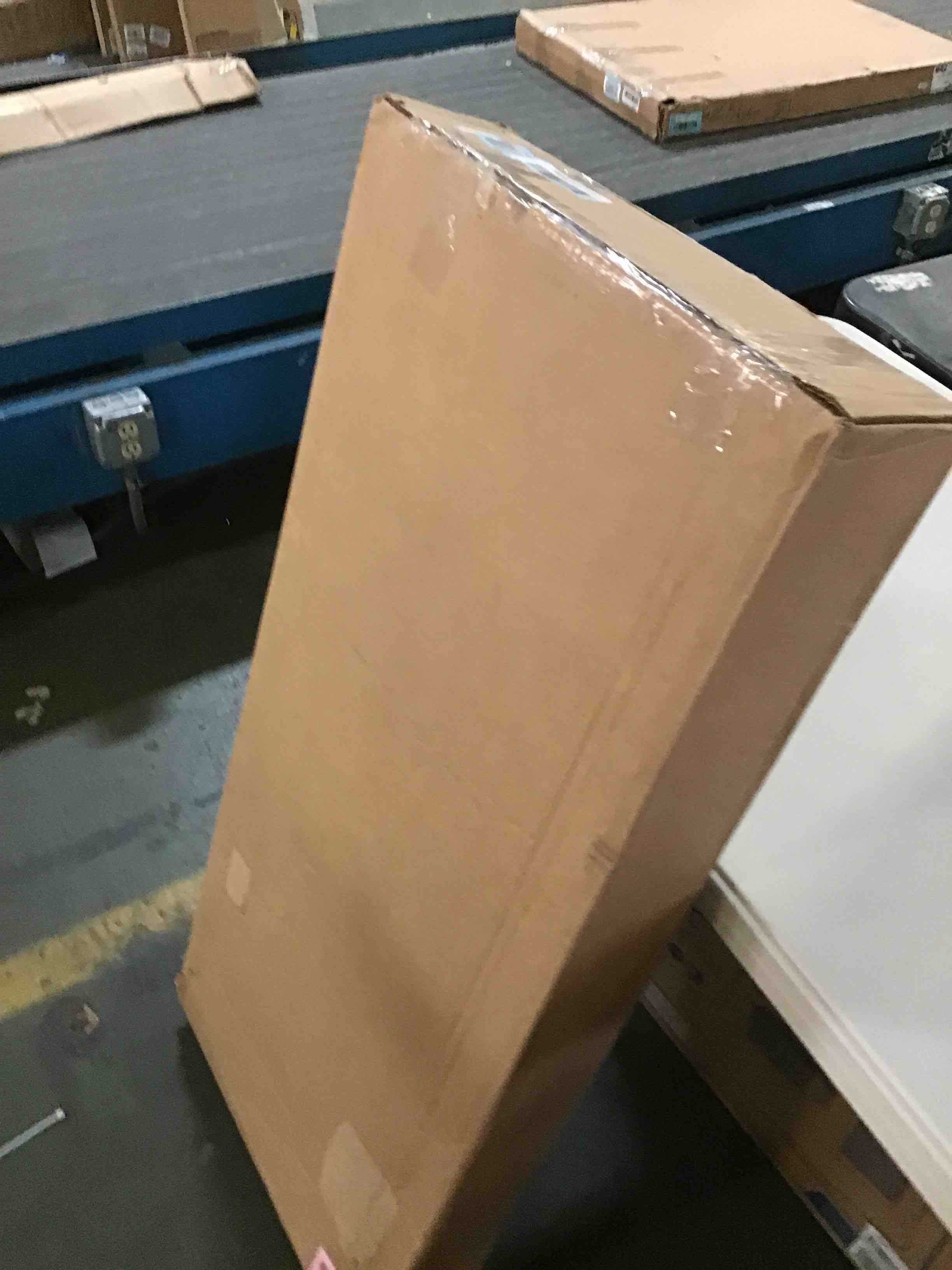 https://s3.amazonaws.com/lotting-images-prod/bidfta/YEL5233979_1692188018370.jpeg
