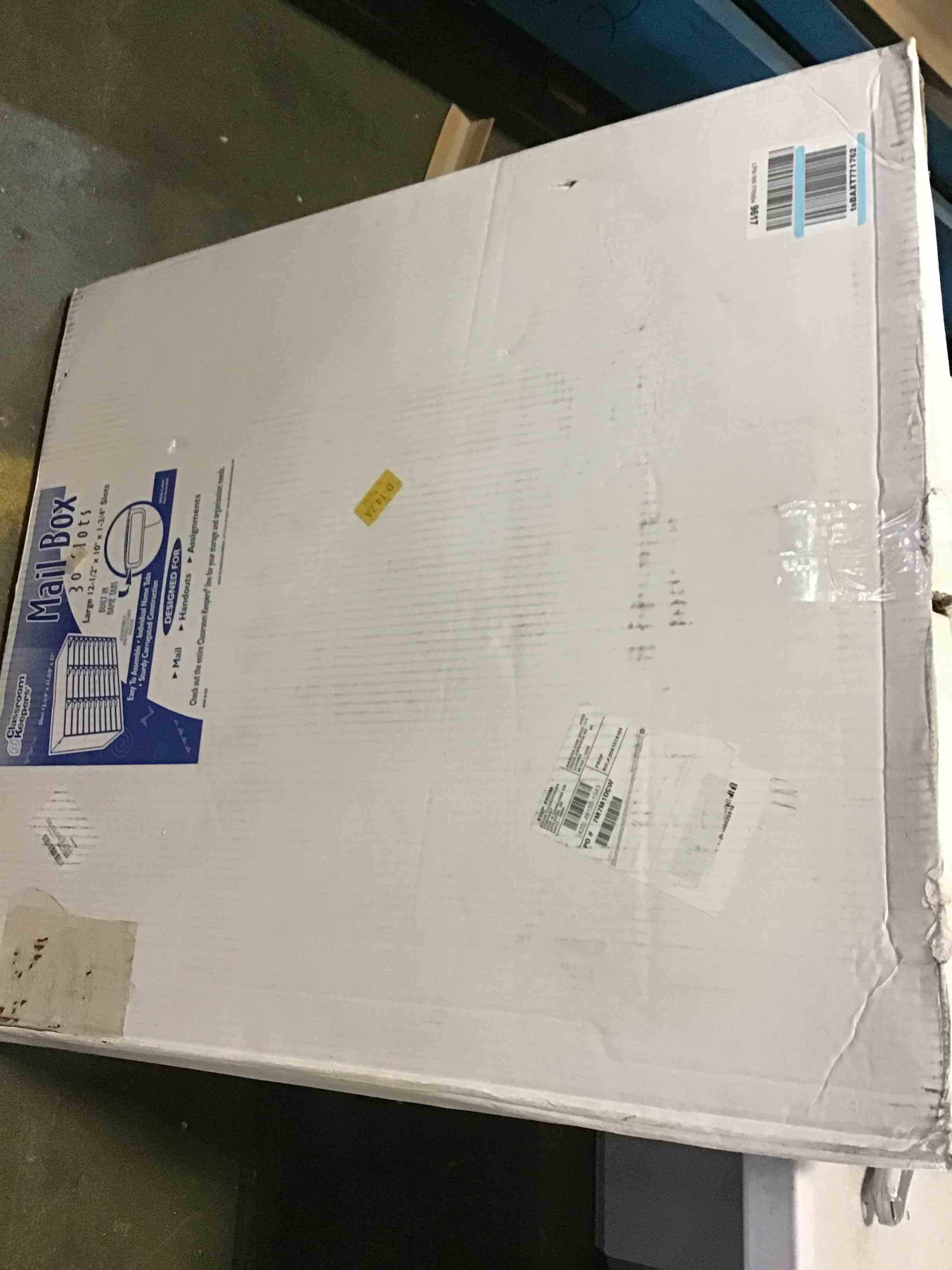 https://s3.amazonaws.com/lotting-images-prod/bidfta/YEL5235136_1692733466501.jpeg
