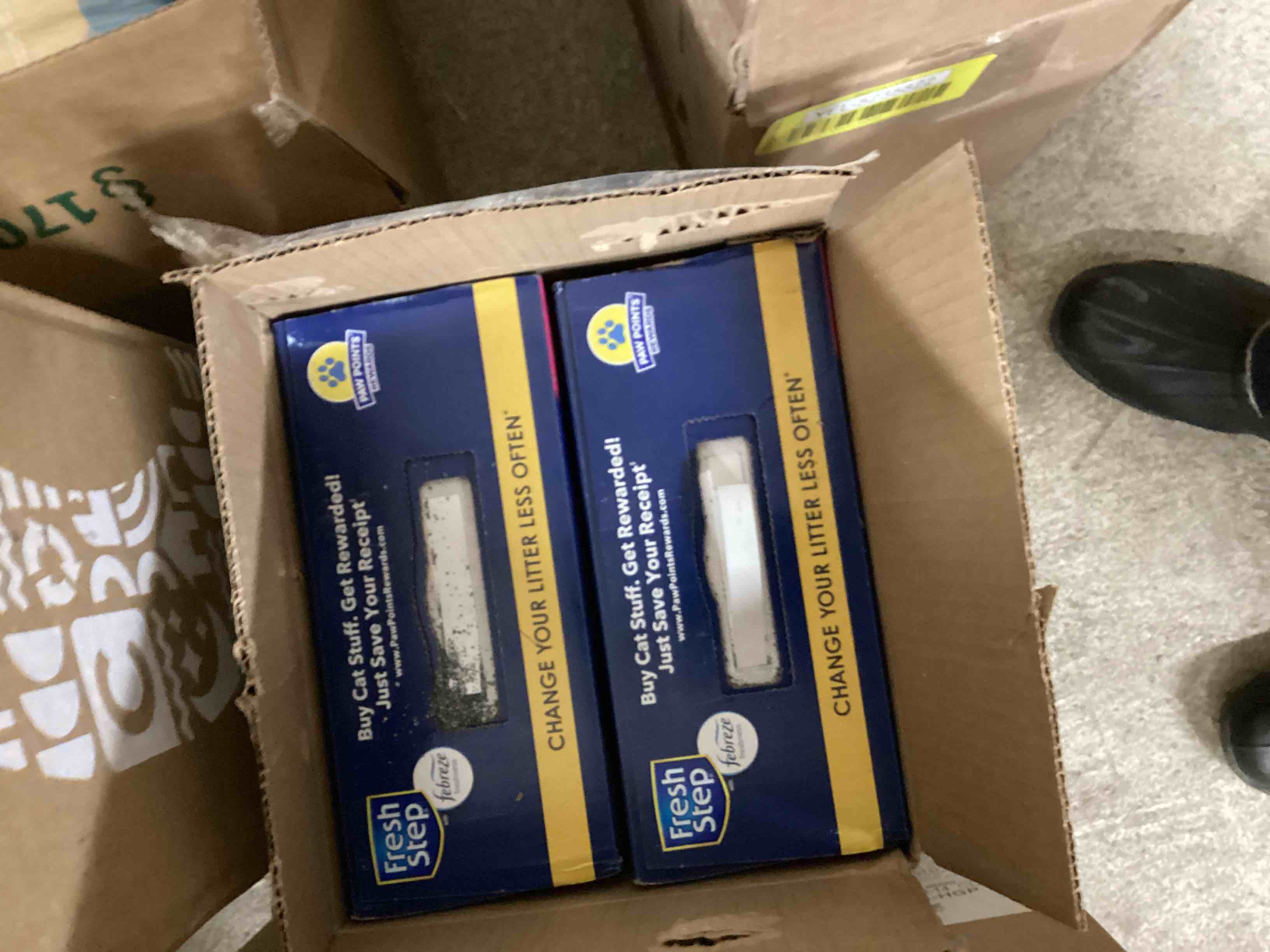 https://s3.amazonaws.com/lotting-images-prod/bidfta/YEL5235823_1701183228454.jpeg