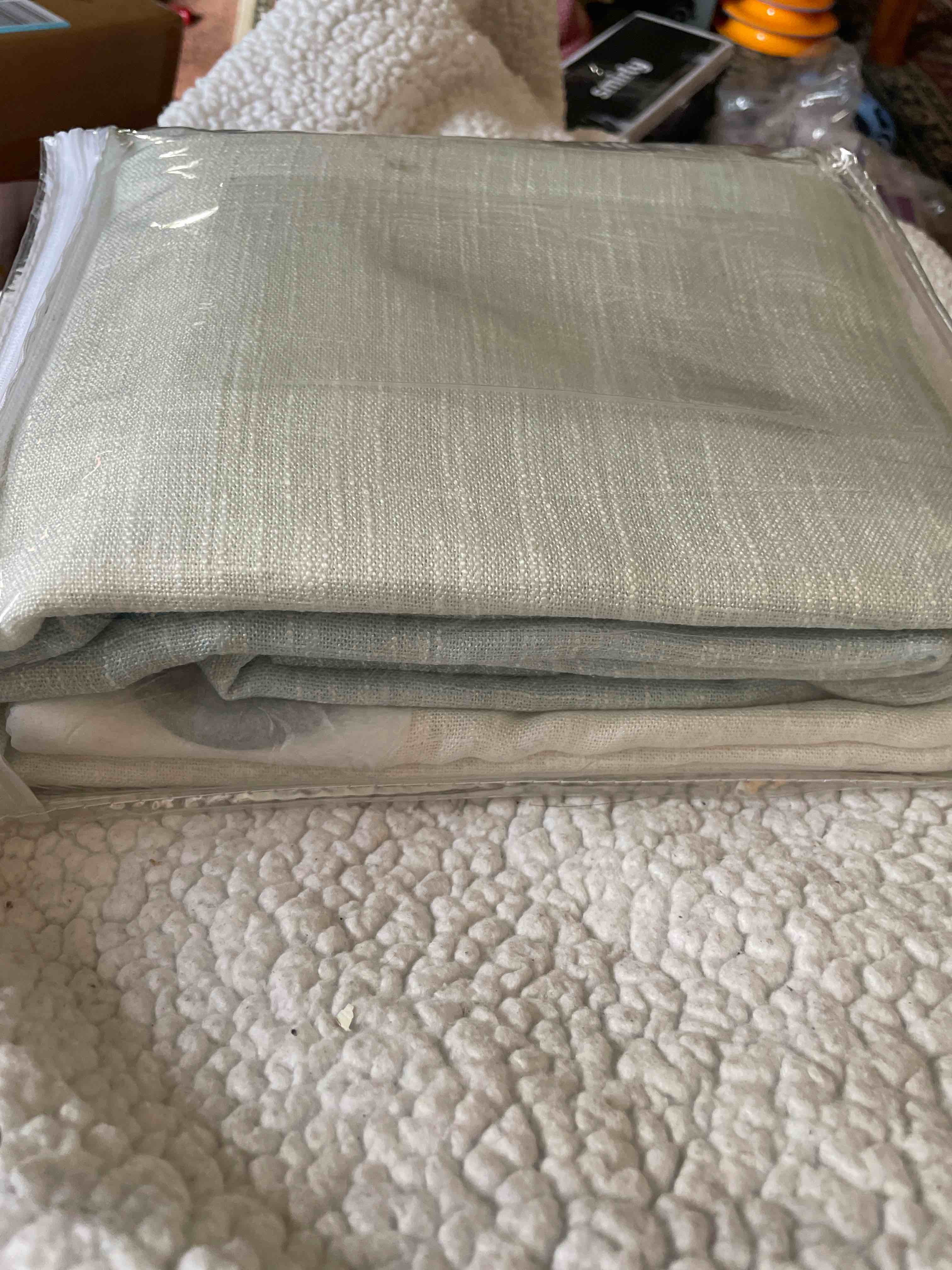 Visit the Central Park Store 4.5 4.5 out of 5 stars 894 Reviews Central Park Ombre Window Curtain Panel Linen Gradient Print on Rayon Blend Fabric Backtab Rod Pocket Drapery Treatments for Xmas Living Room Bedroom, Cream White to Aqua Blue, 50" x 84", Set of 2