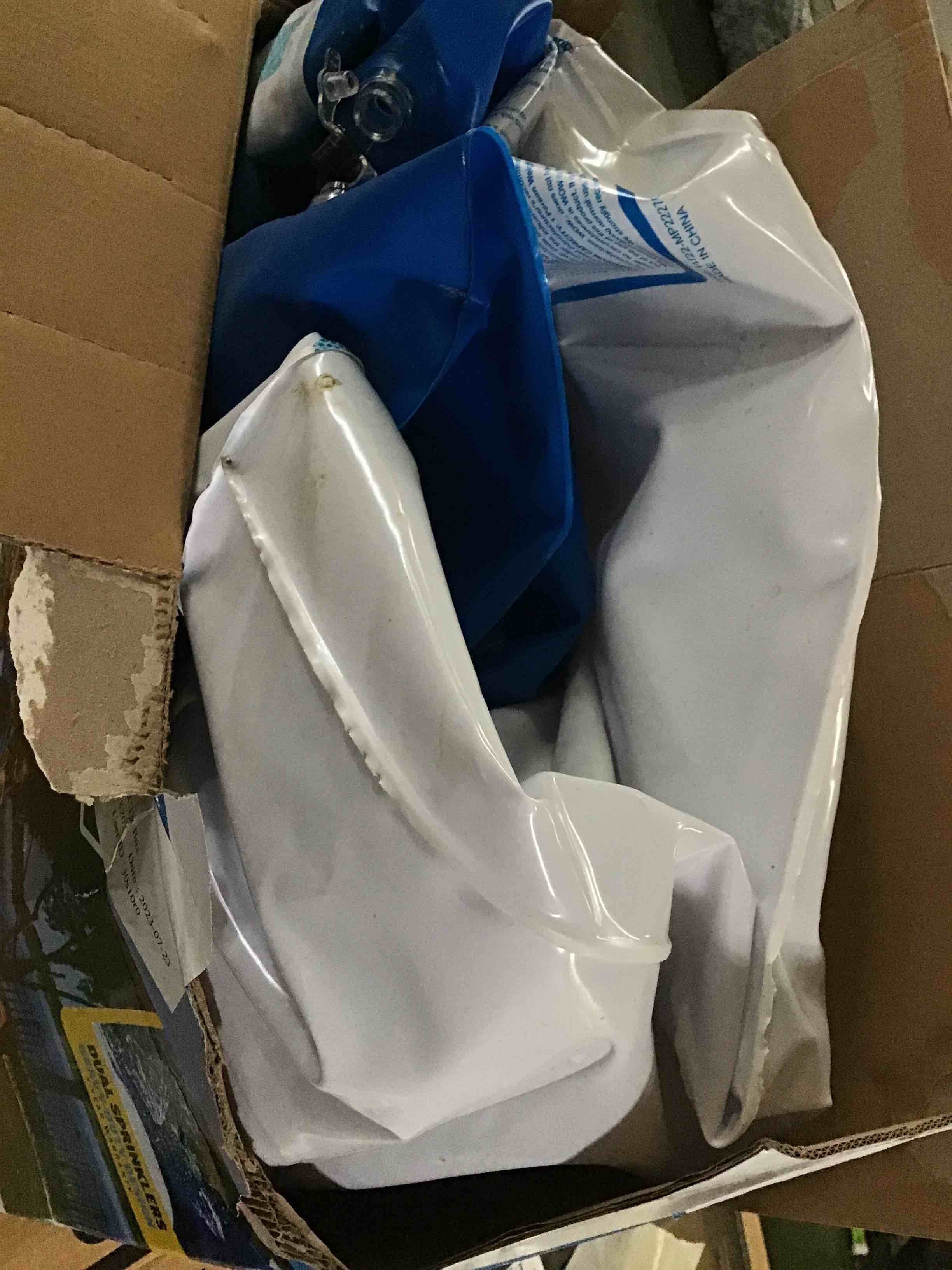 https://s3.amazonaws.com/lotting-images-prod/bidfta/YEL5237560_1692989682872.jpeg