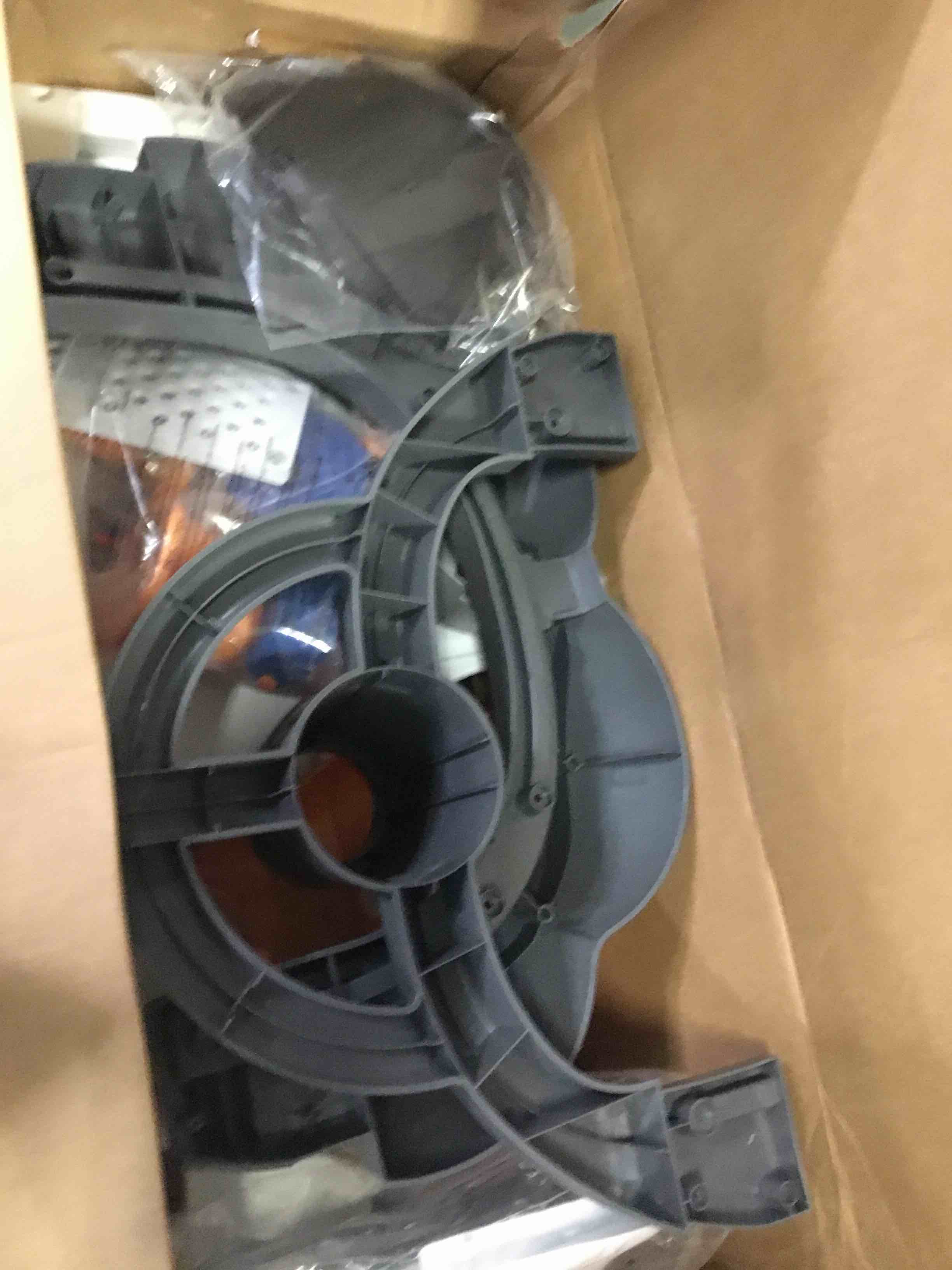 https://s3.amazonaws.com/lotting-images-prod/bidfta/YEL5243602_1692111046765.jpeg