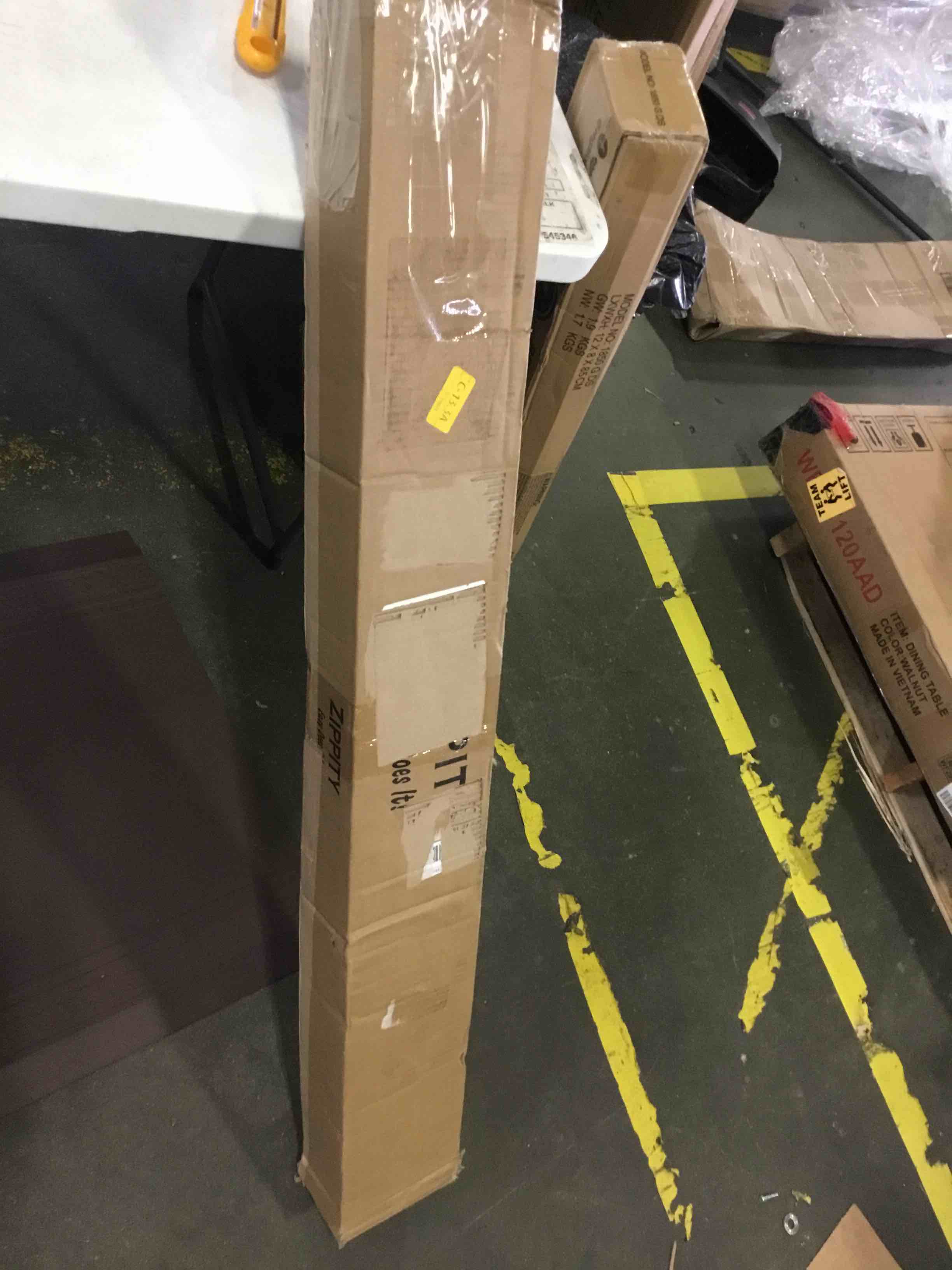 https://s3.amazonaws.com/lotting-images-prod/bidfta/YEL5243610_1692112035956.jpeg