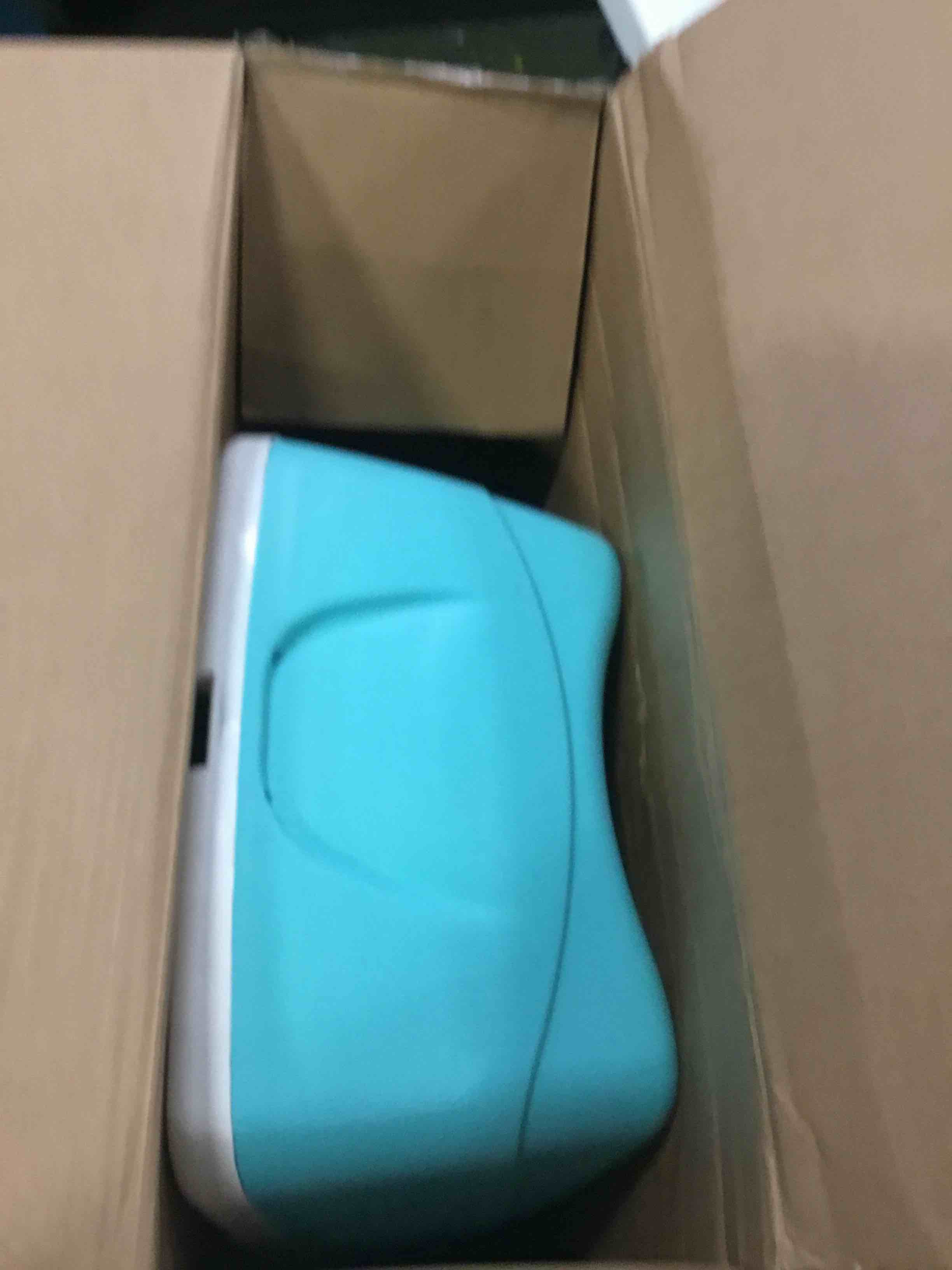 https://s3.amazonaws.com/lotting-images-prod/bidfta/YEL5243708_1692127775036.jpeg