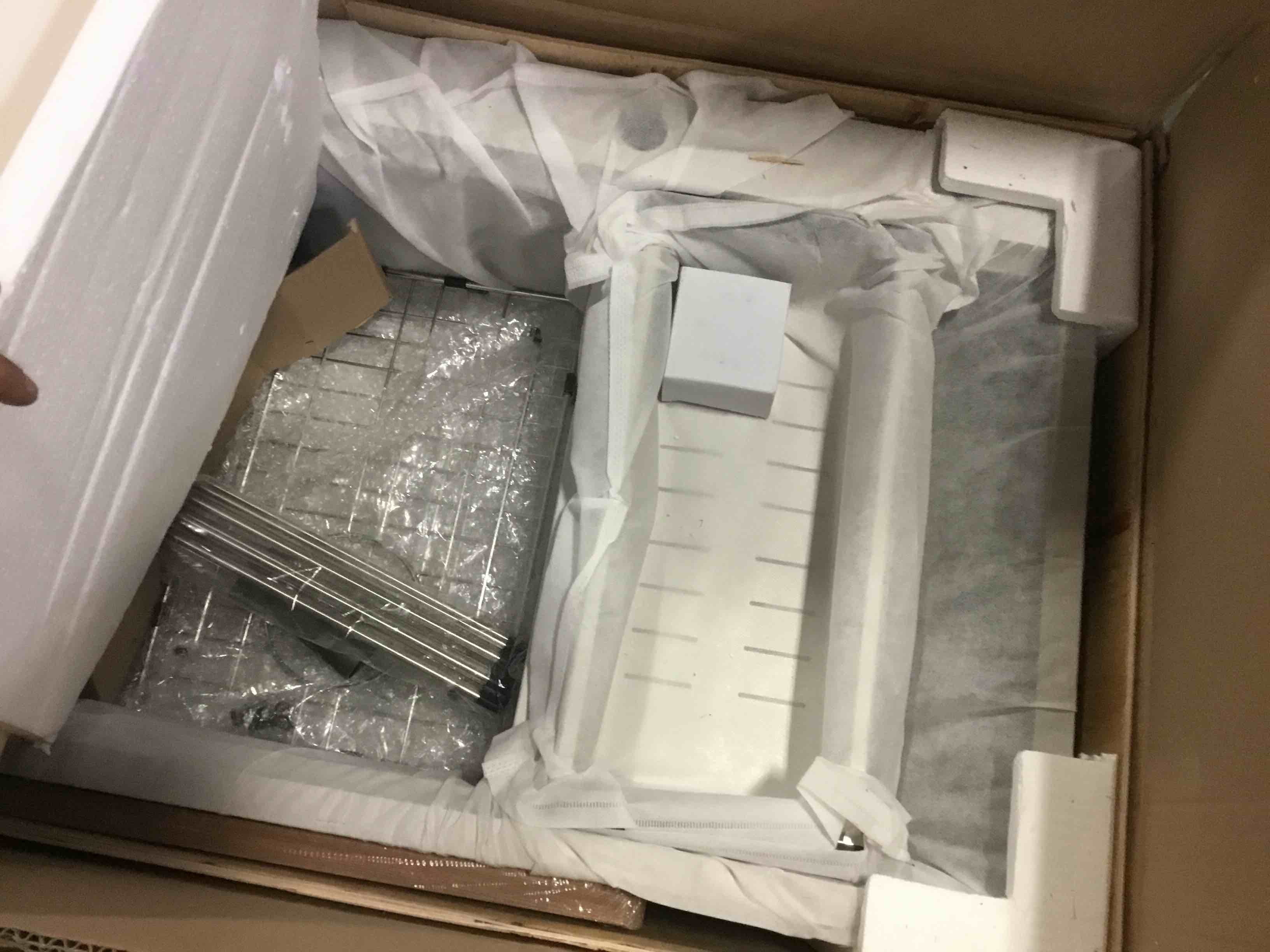 https://s3.amazonaws.com/lotting-images-prod/bidfta/YEL5243718_1692129174333.jpeg