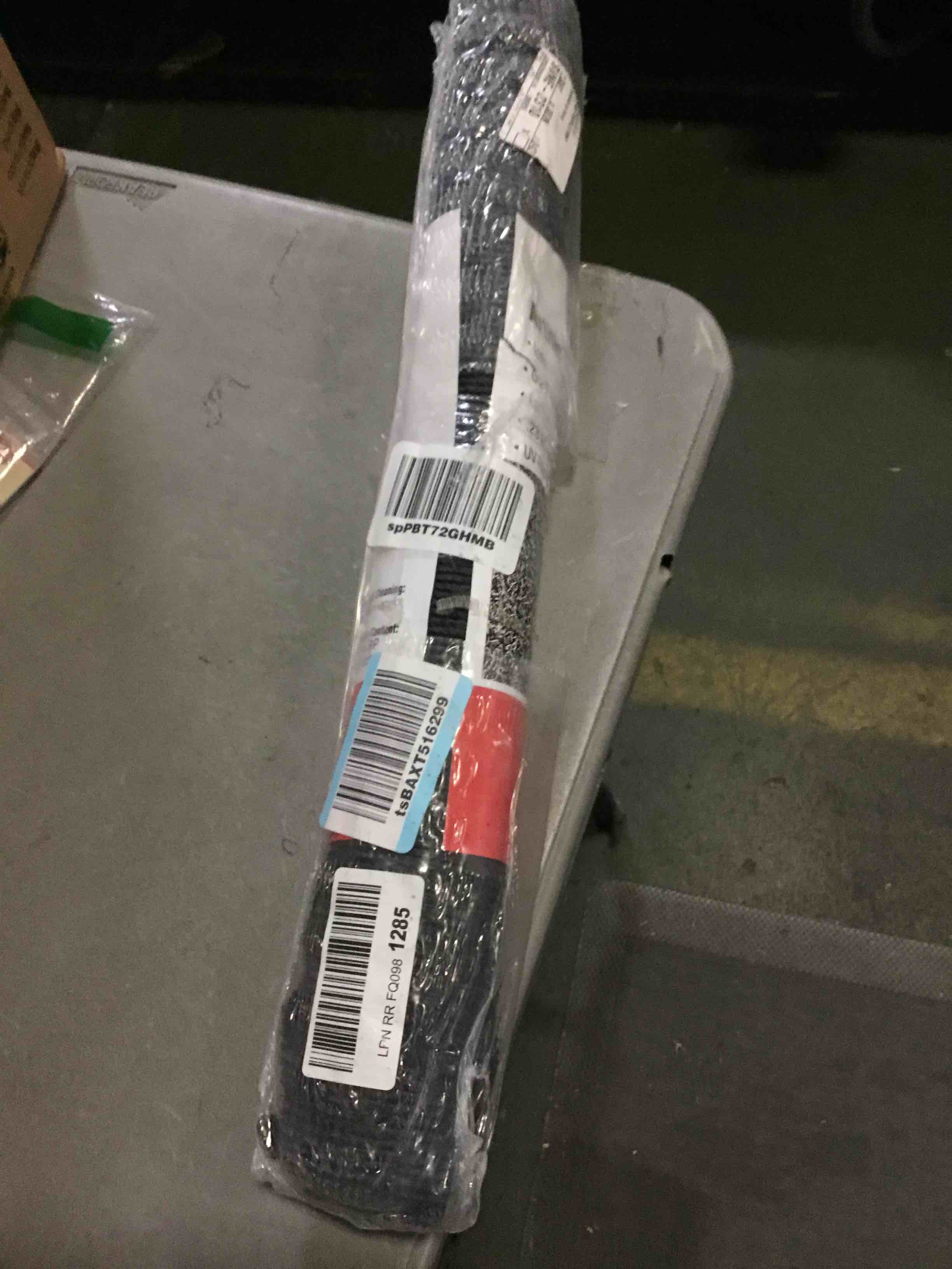 https://s3.amazonaws.com/lotting-images-prod/bidfta/YEL5243779_1692189915481.jpeg