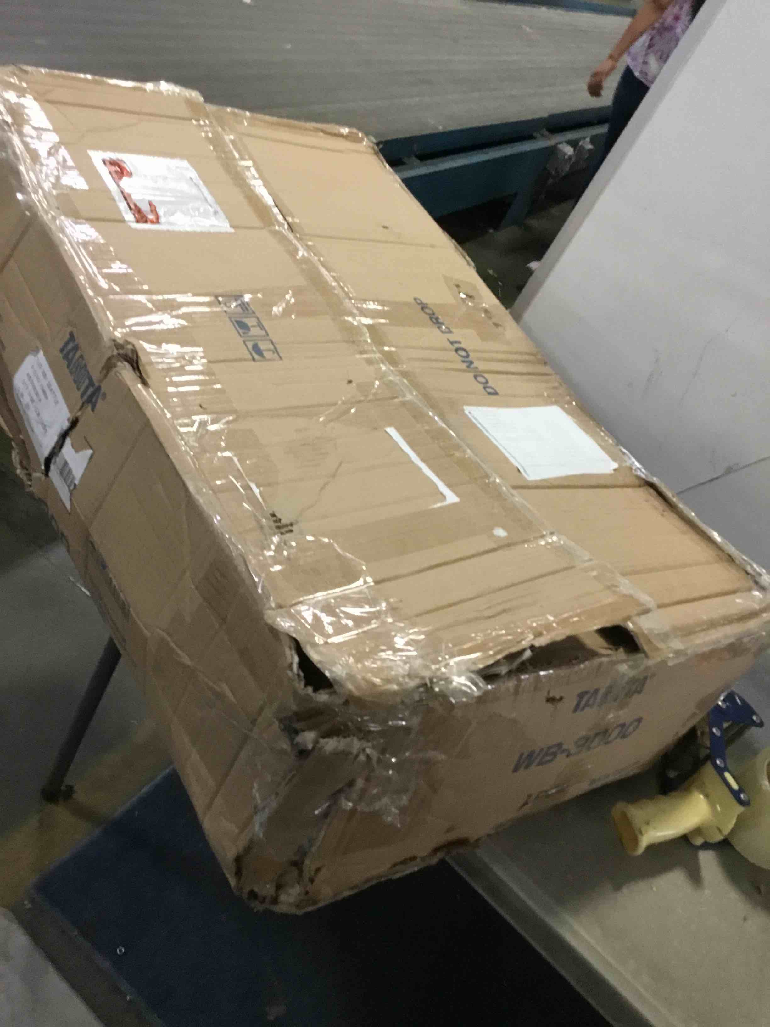 https://s3.amazonaws.com/lotting-images-prod/bidfta/YEL5244213_1692303871441.jpeg
