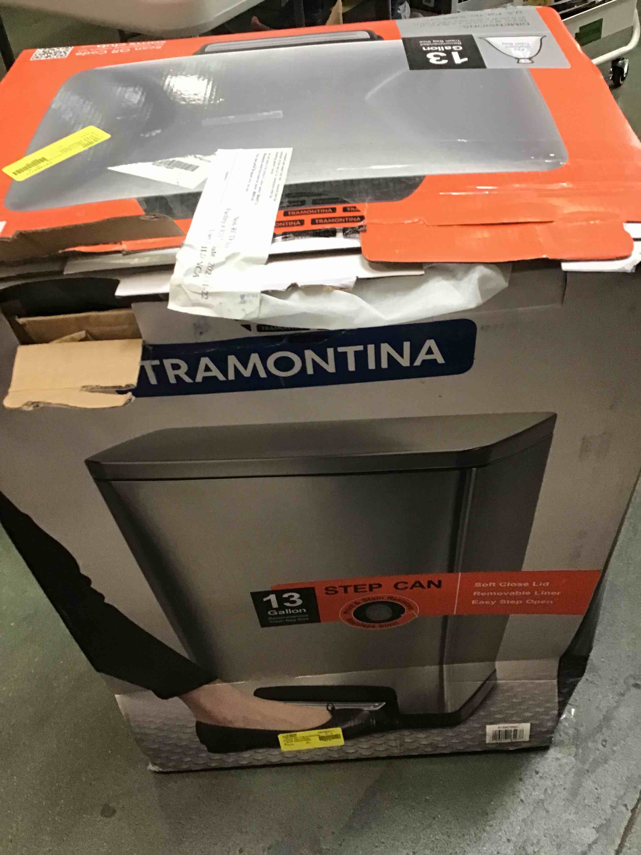 https://s3.amazonaws.com/lotting-images-prod/bidfta/YEL5245116_1703181452859.jpeg