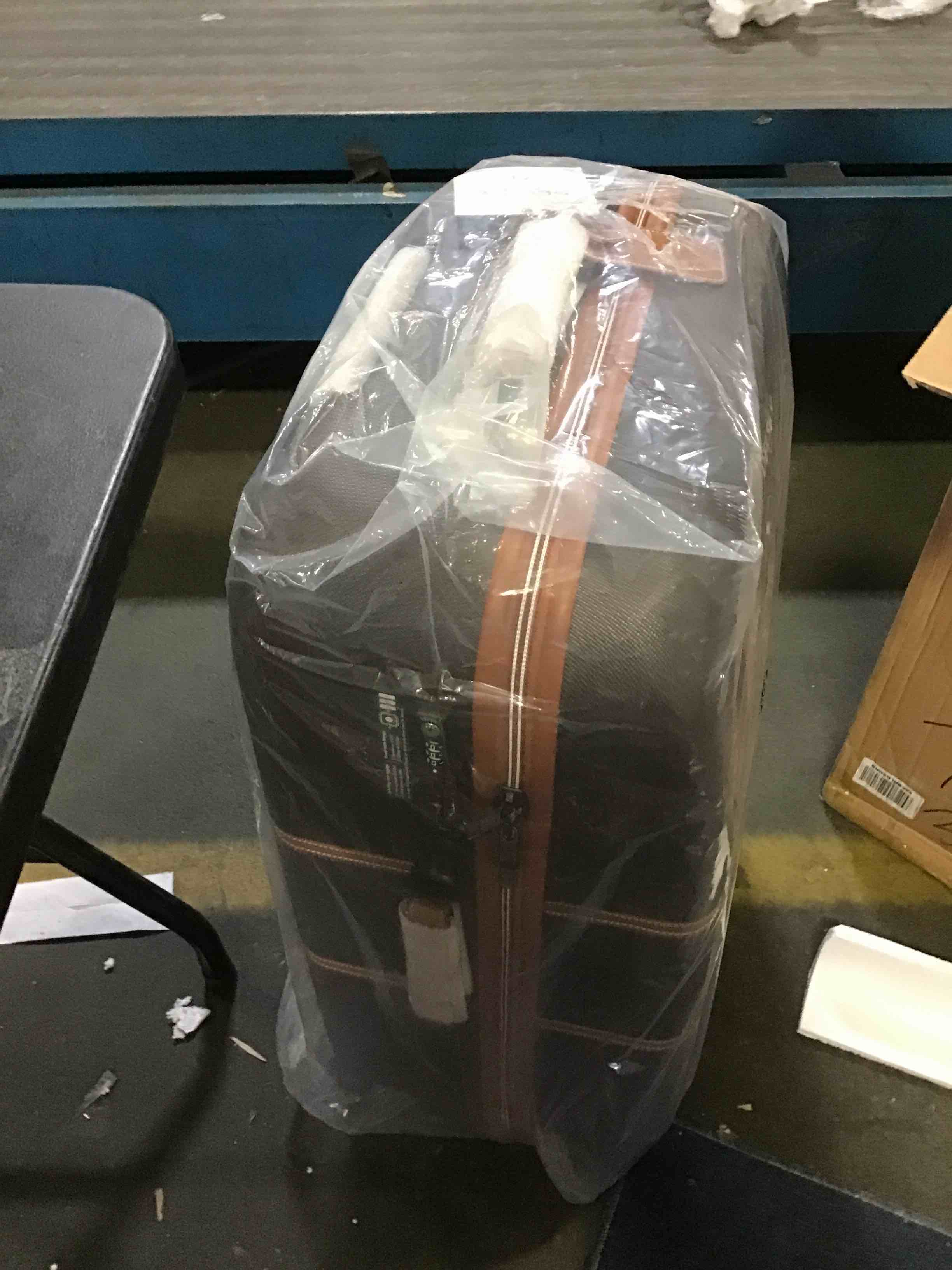 https://s3.amazonaws.com/lotting-images-prod/bidfta/YEL5246010_1691261576762.jpeg