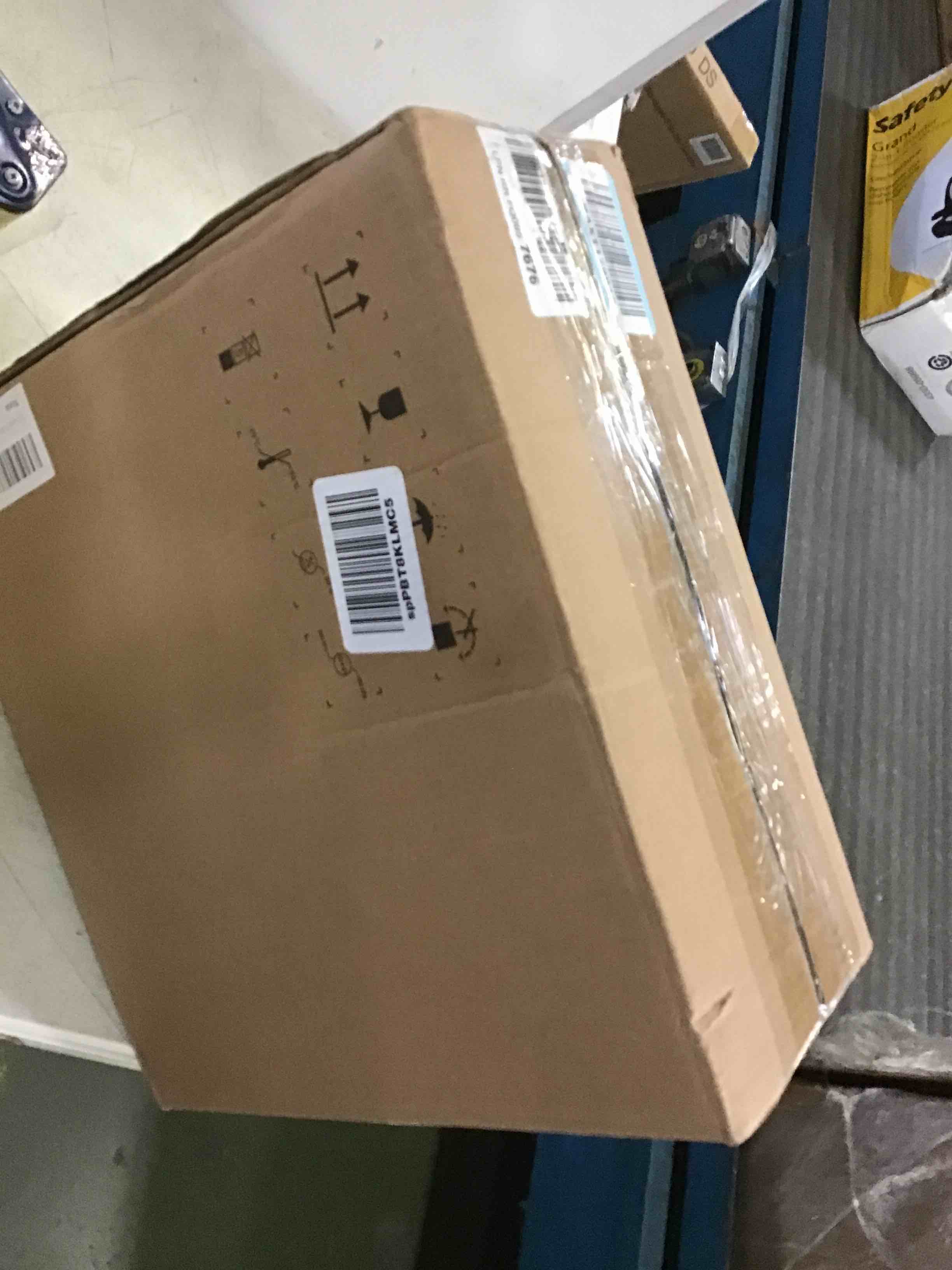 https://s3.amazonaws.com/lotting-images-prod/bidfta/YEL5246313_1691591815749.jpeg