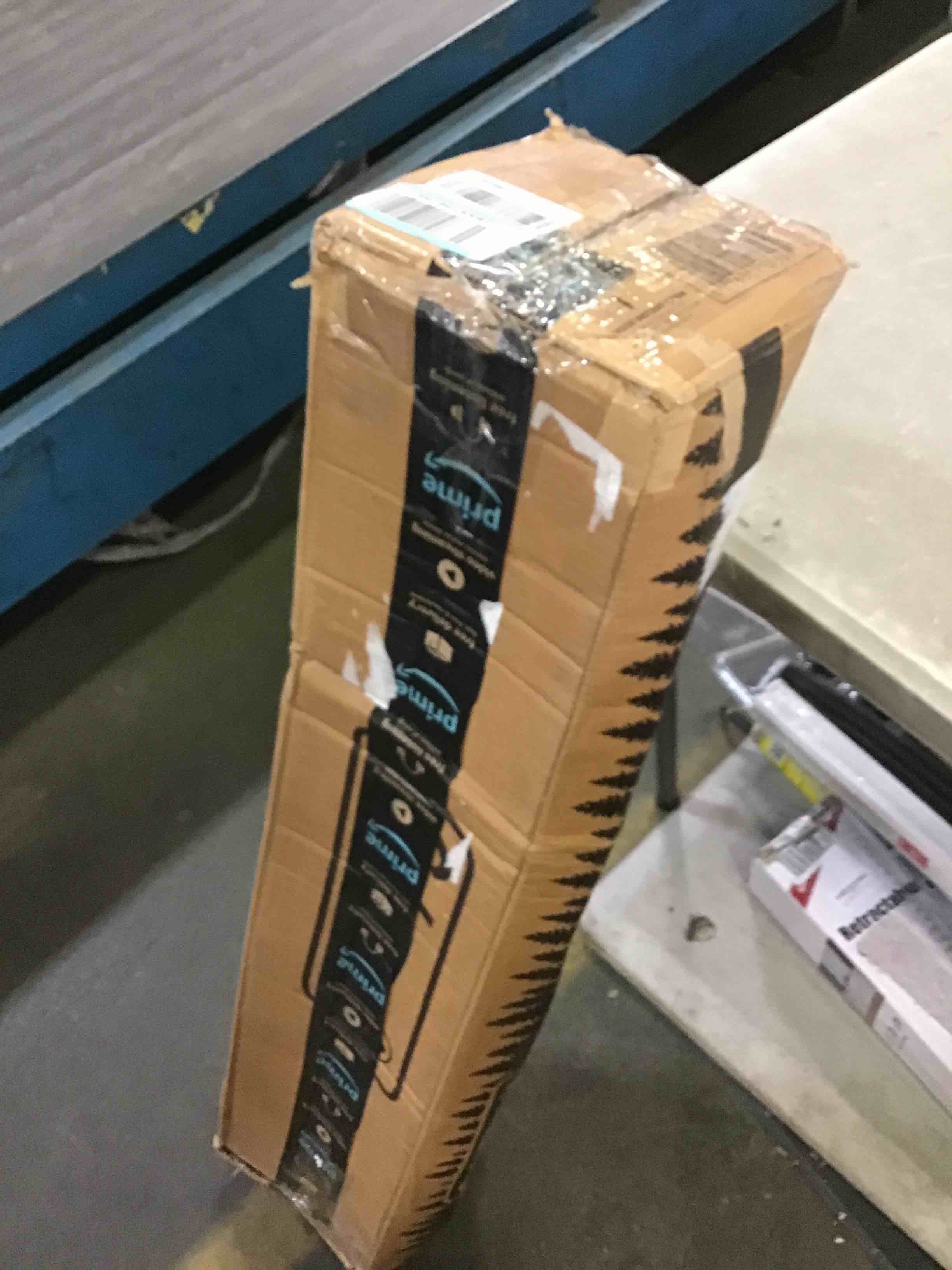 https://s3.amazonaws.com/lotting-images-prod/bidfta/YEL5246795_1691777975782.jpeg