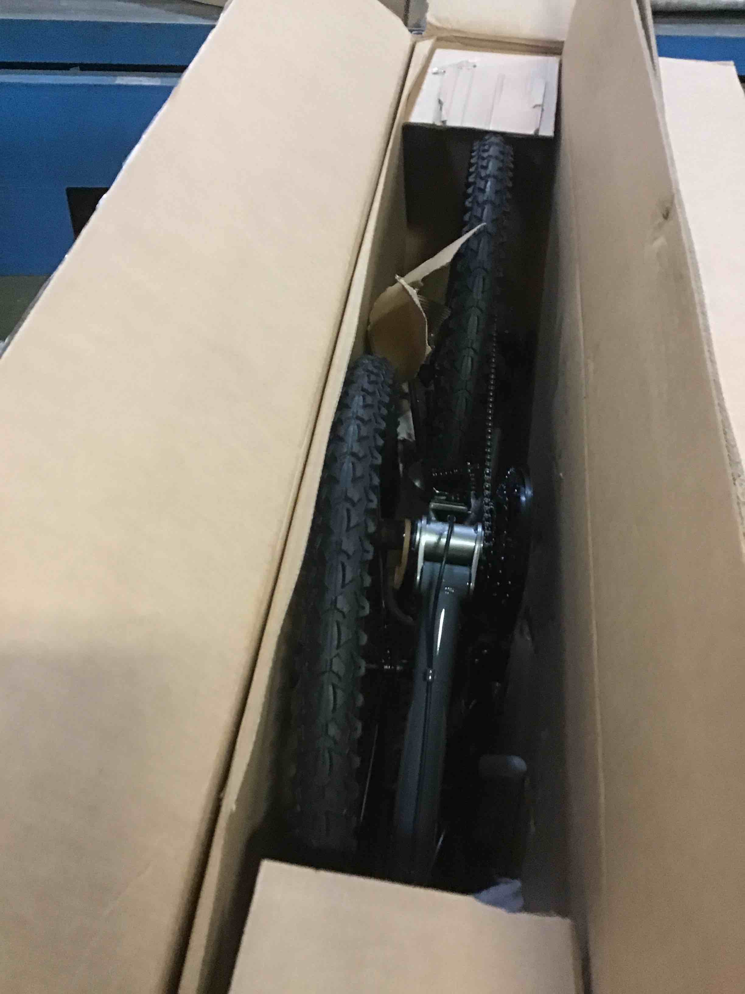 https://s3.amazonaws.com/lotting-images-prod/bidfta/YEL5247350_1692112939444.jpeg