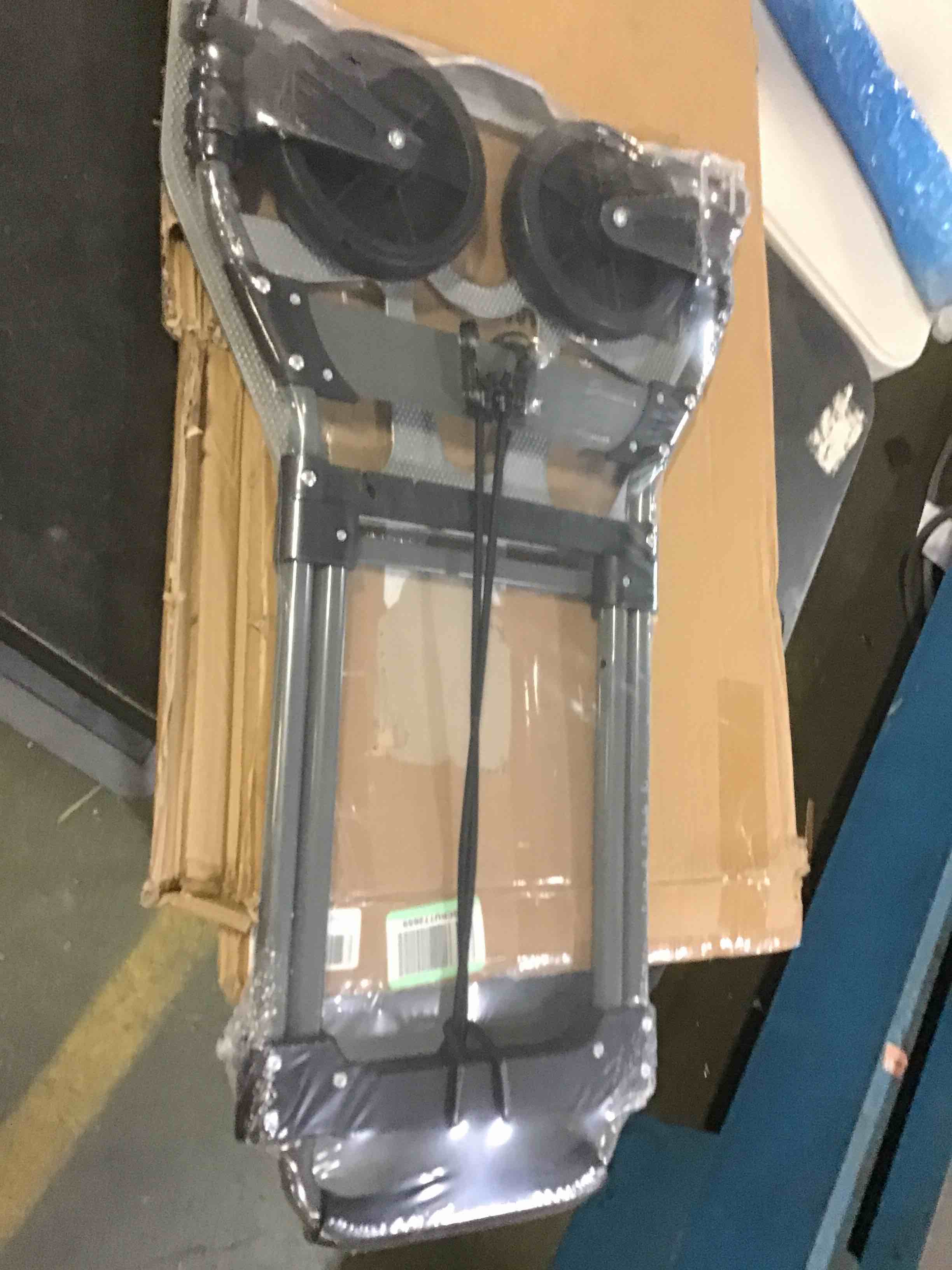 https://s3.amazonaws.com/lotting-images-prod/bidfta/YEL5247423_1692127239005.jpeg